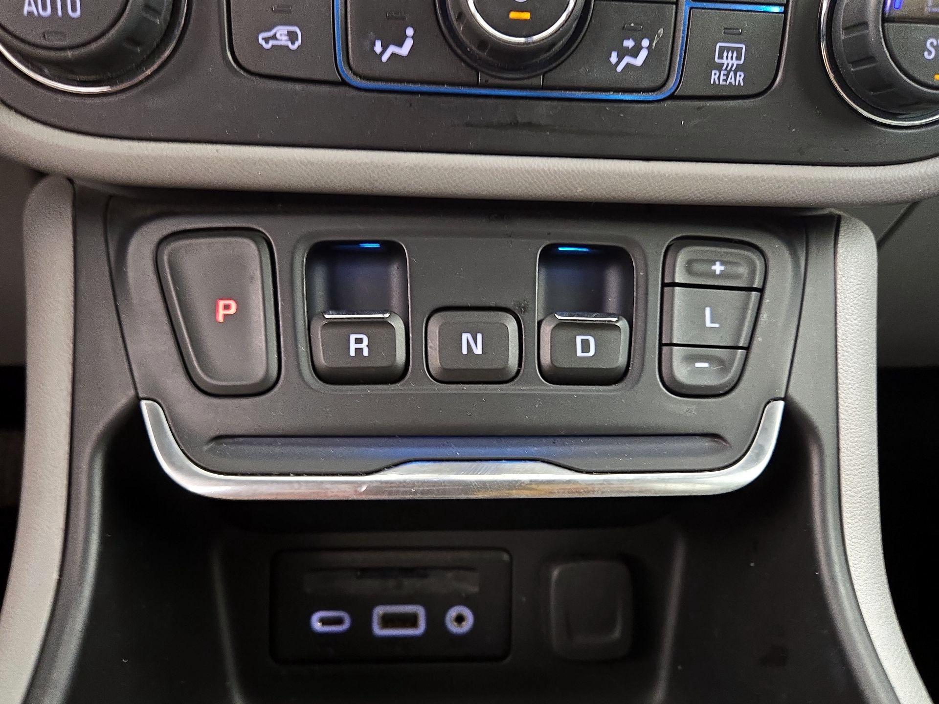 Thumbnail: 2019 GMC Terrain - 17