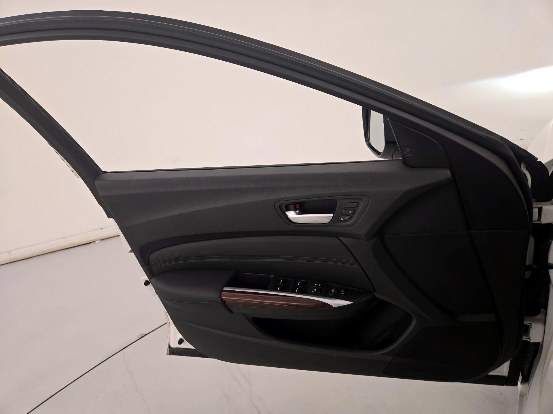 Thumbnail: 2015 Acura TLX - 12