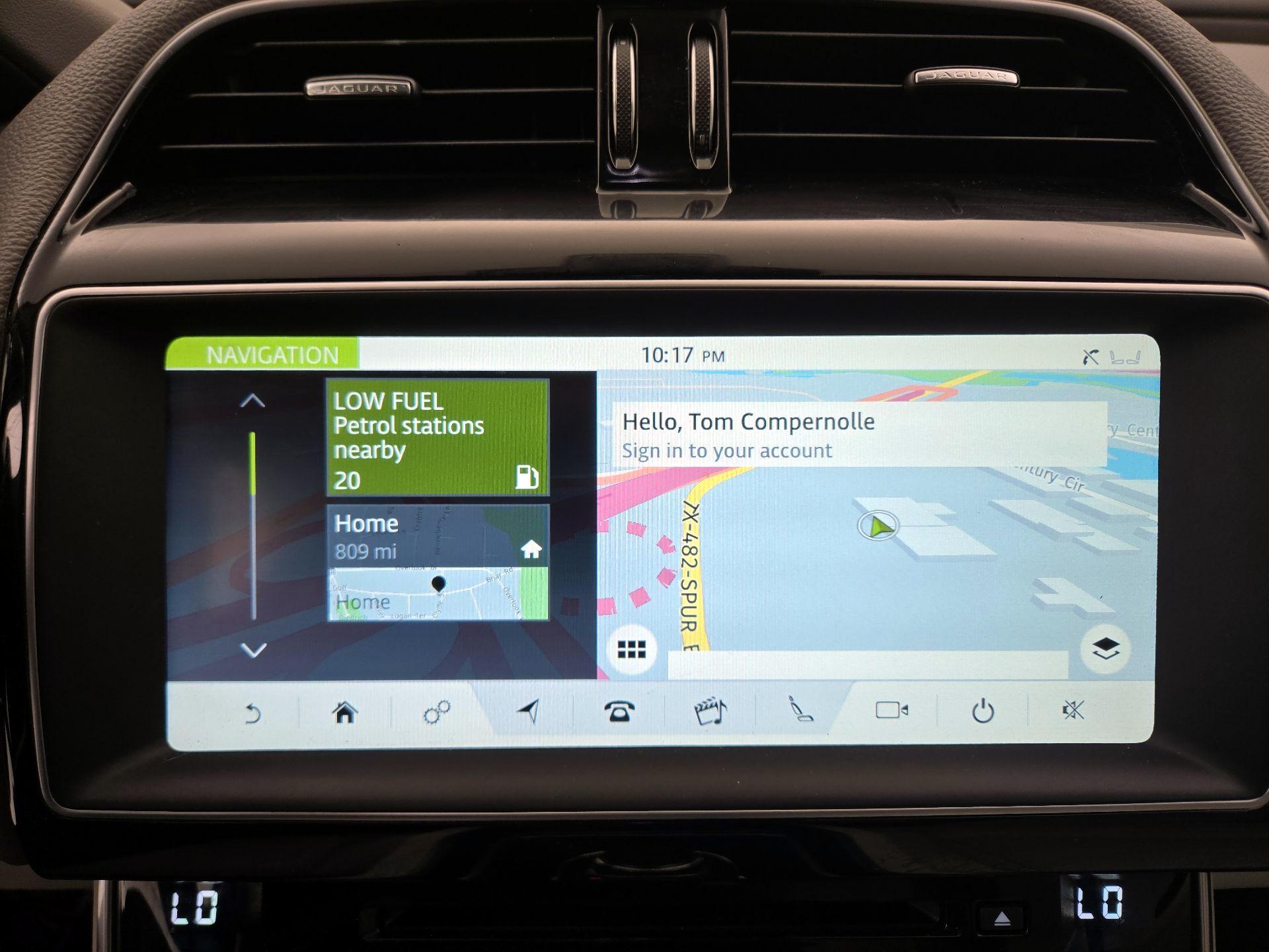 Thumbnail: 2017 Jaguar XE - 14