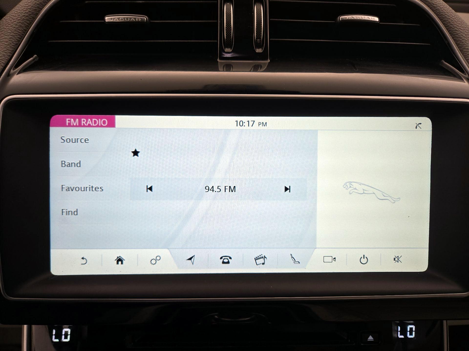 Thumbnail: 2017 Jaguar XE - 16