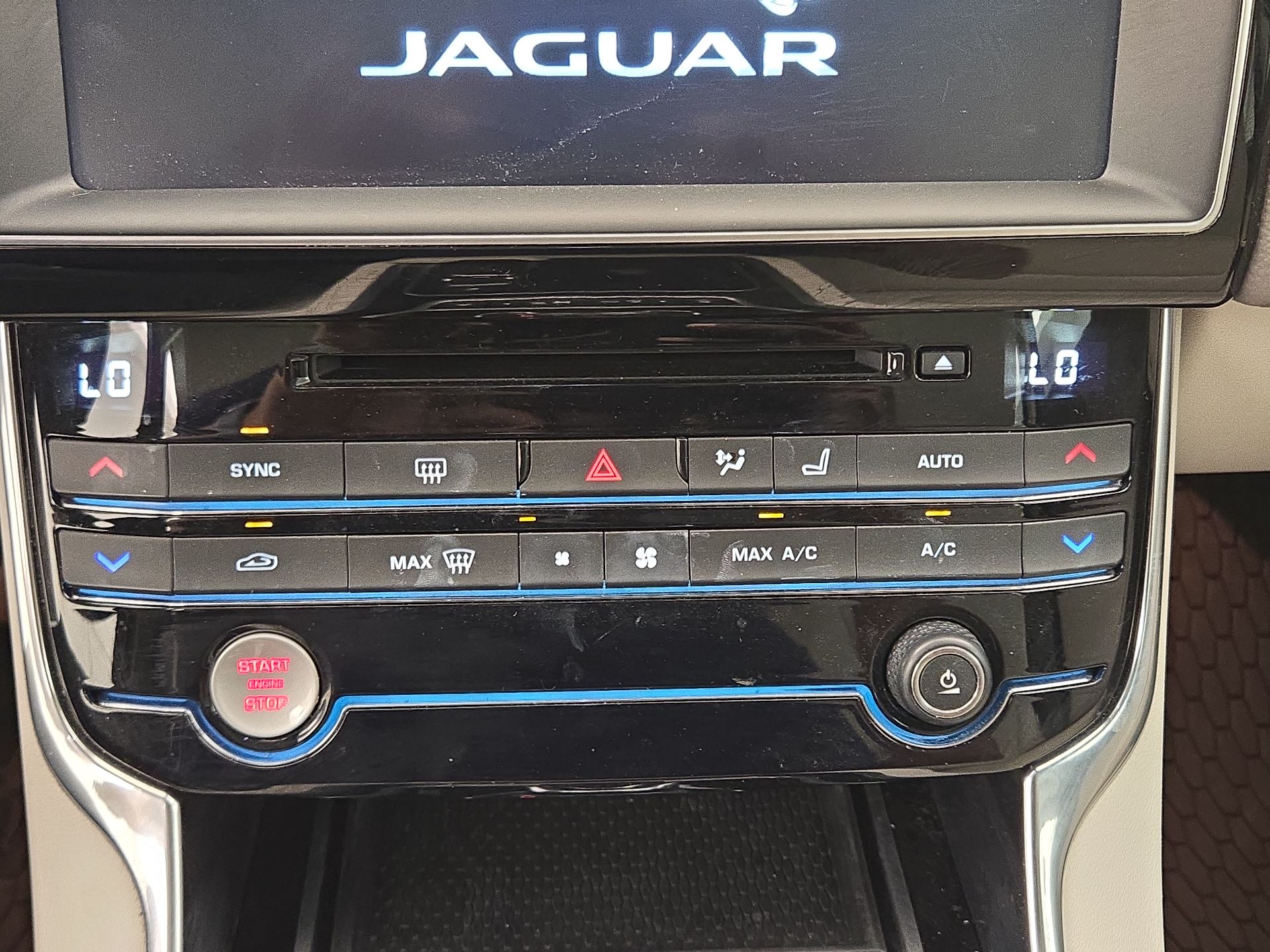 Thumbnail: 2017 Jaguar XE - 17