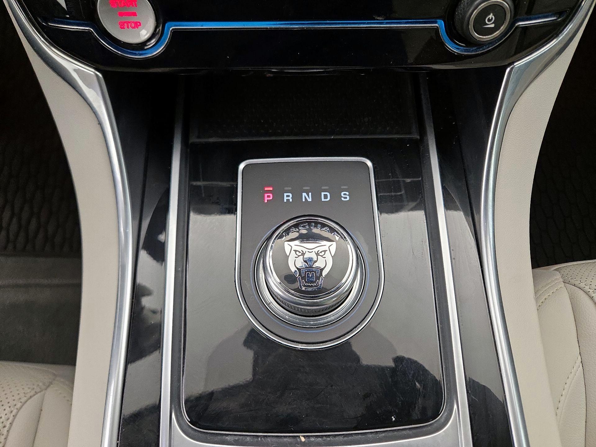 Thumbnail: 2017 Jaguar XE - 18