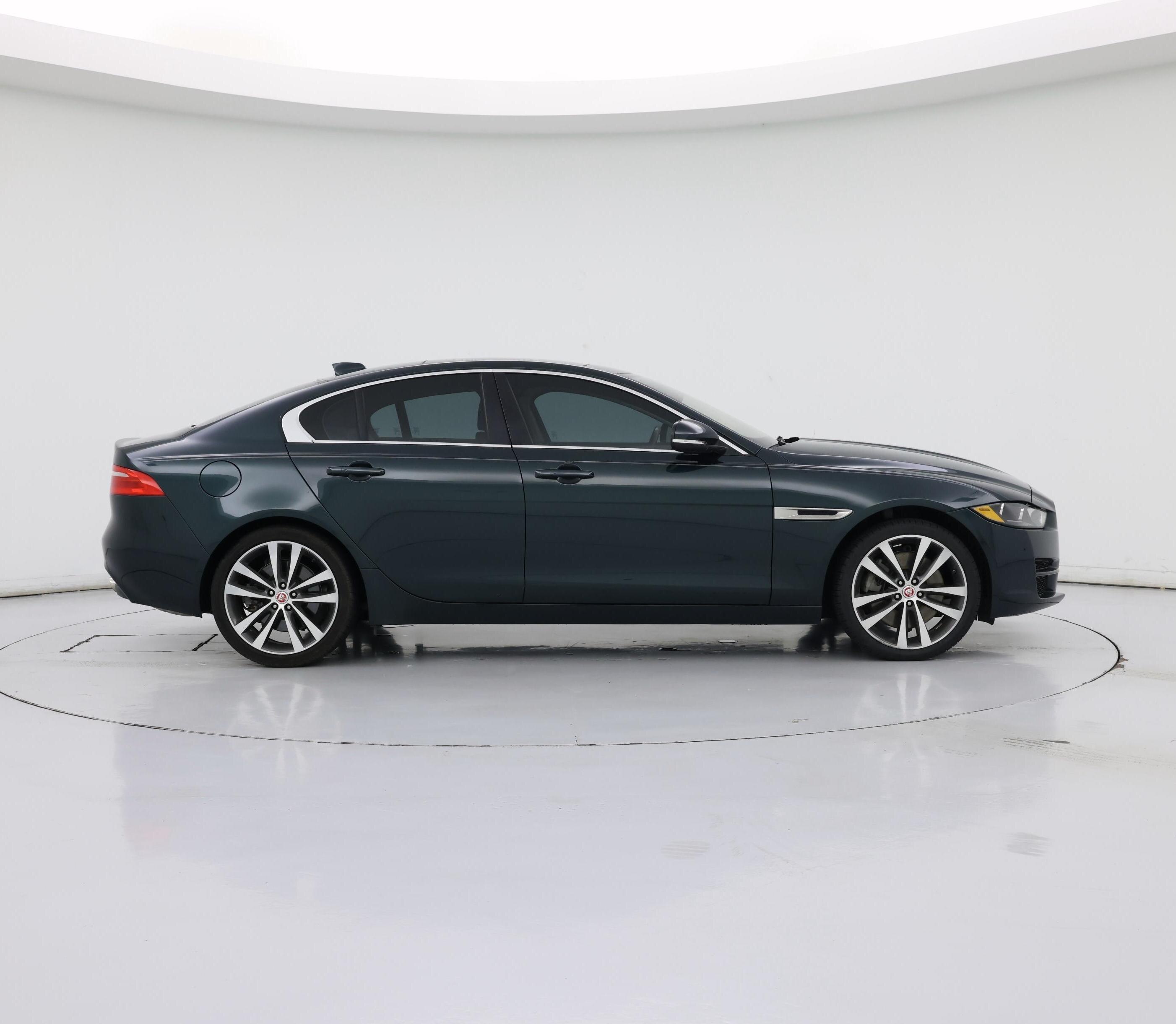 Thumbnail: 2017 Jaguar XE - 7