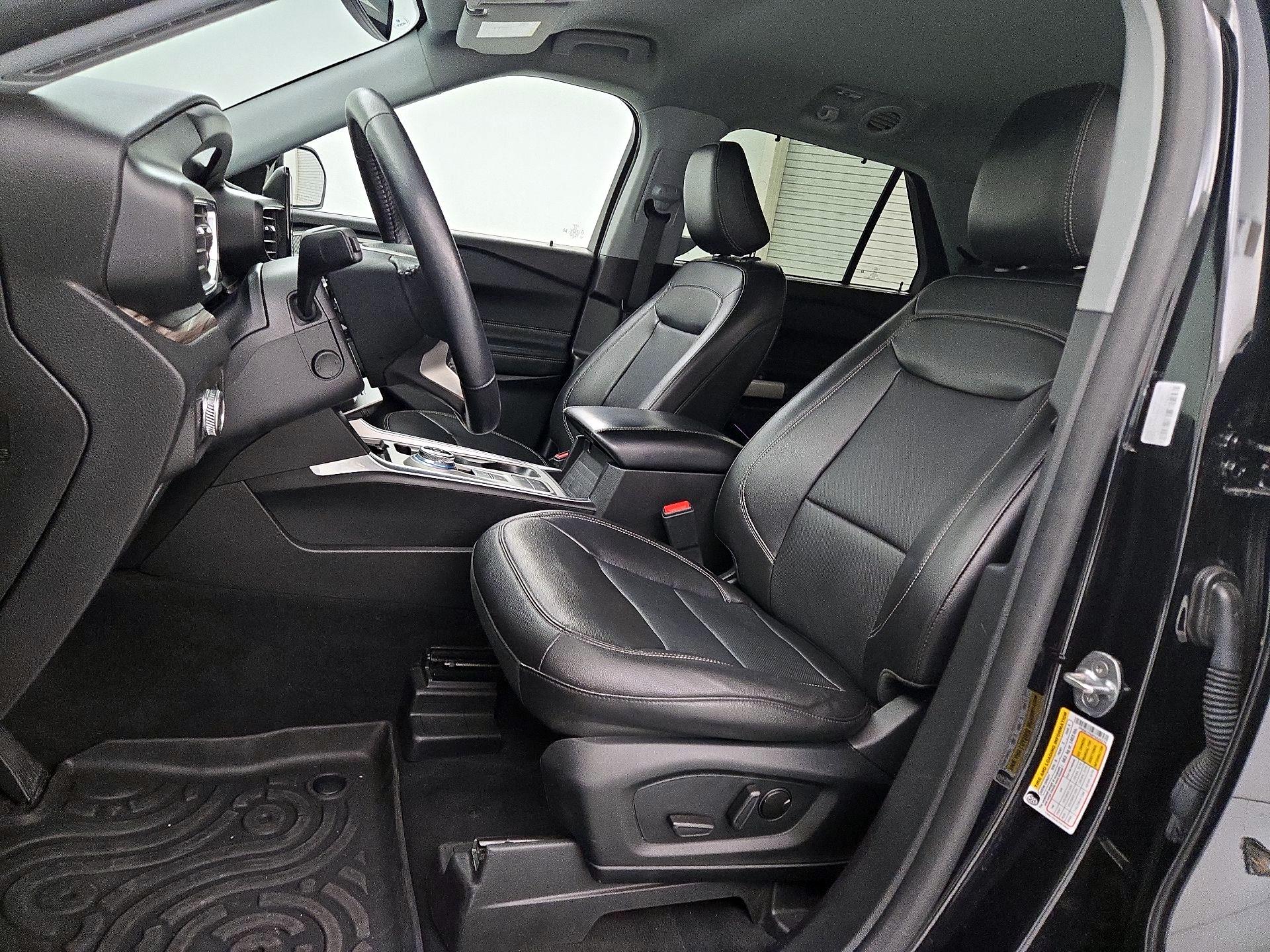 Thumbnail: 2023 Ford Explorer - 11