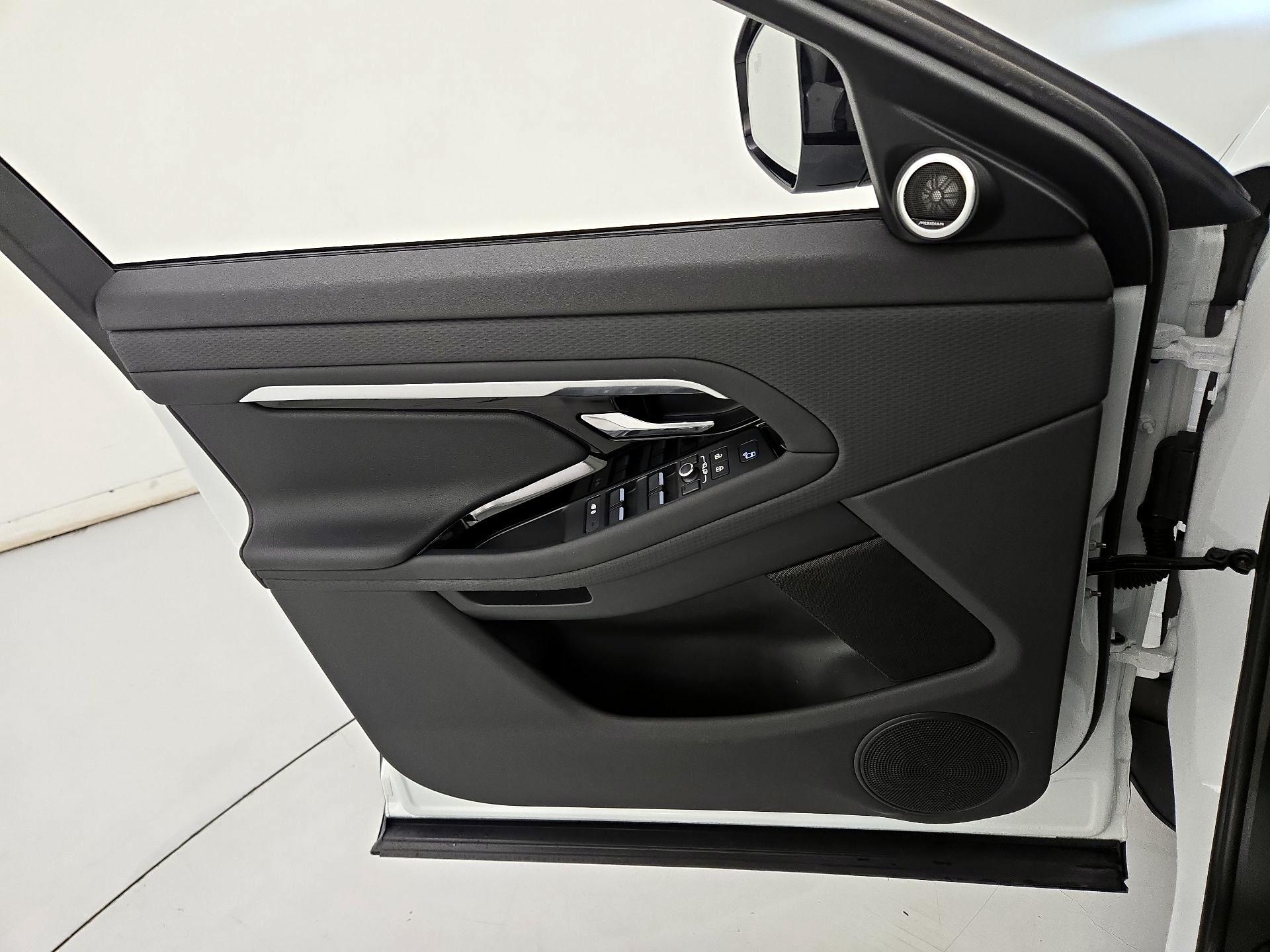 Thumbnail: 2021 Land Rover Range Rover Evoque - 12