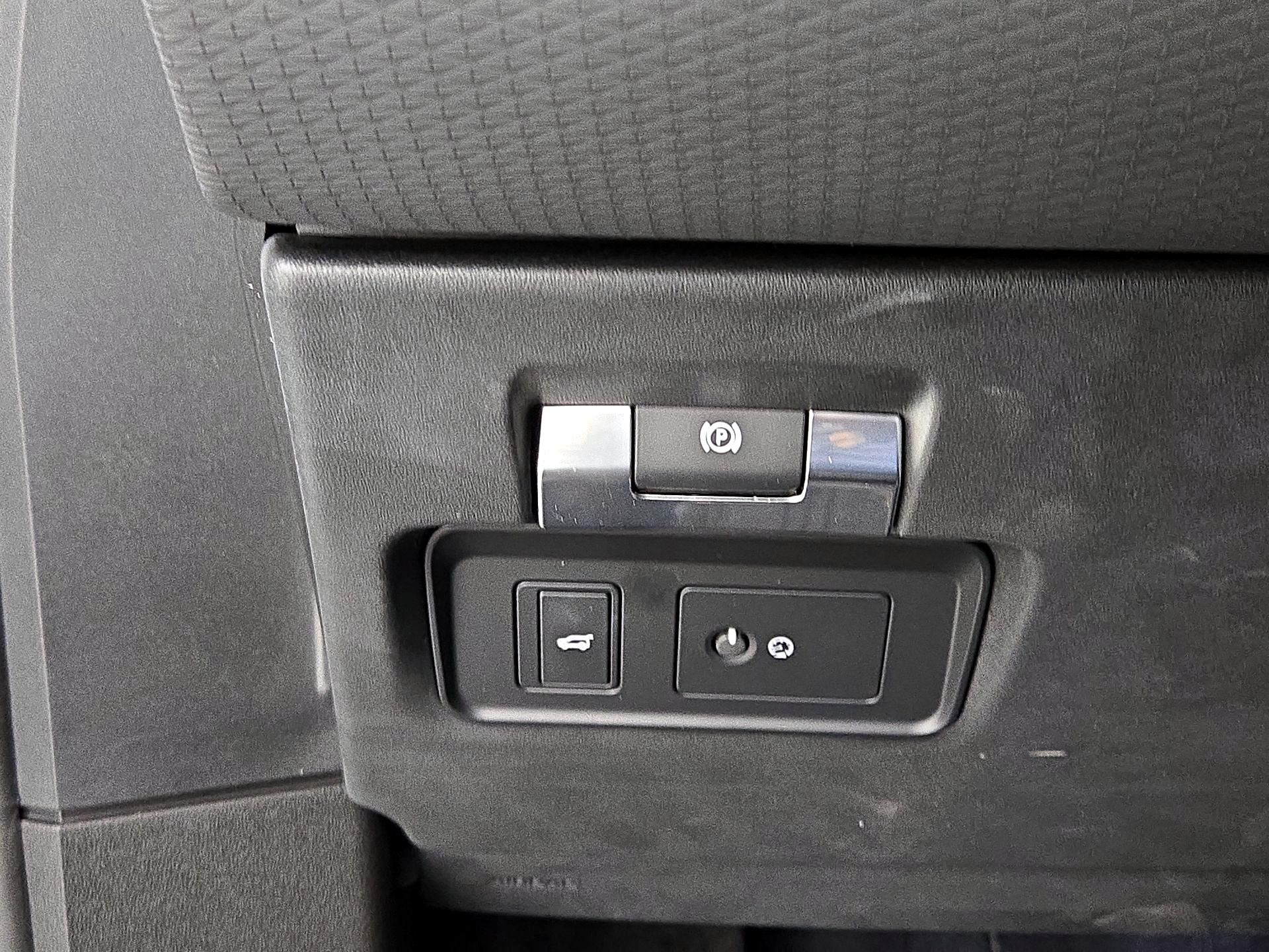 Thumbnail: 2021 Land Rover Range Rover Evoque - 13
