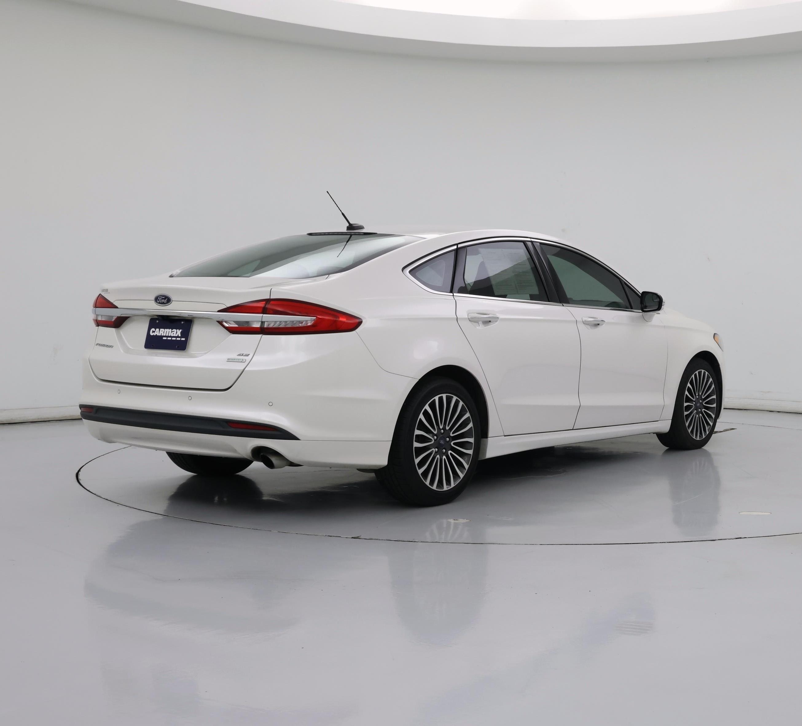 Thumbnail: 2017 Ford Fusion - 8