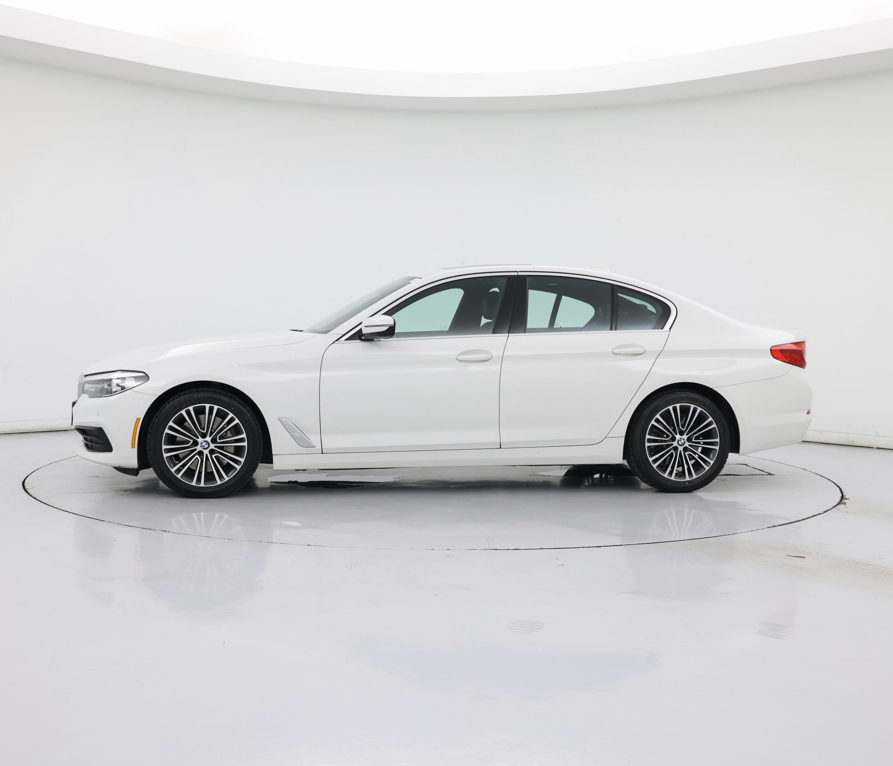 Thumbnail: 2019 BMW 5 Series - 3