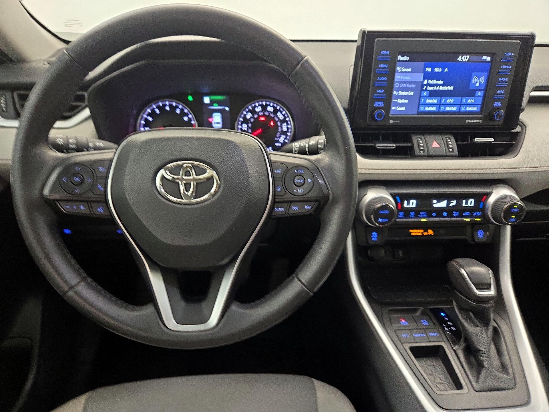 Thumbnail: 2022 Toyota RAV4 - 10