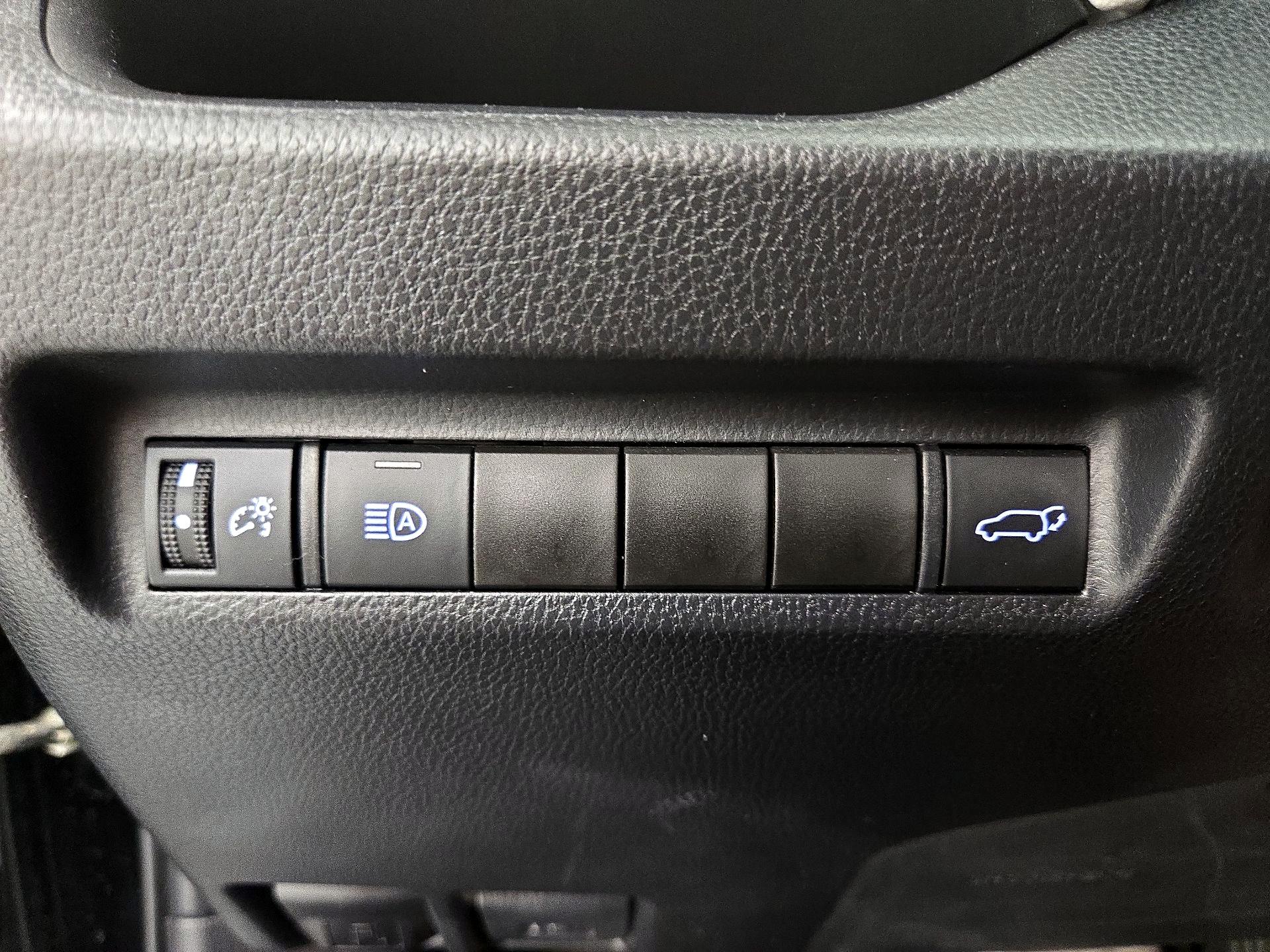 Thumbnail: 2022 Toyota RAV4 - 13