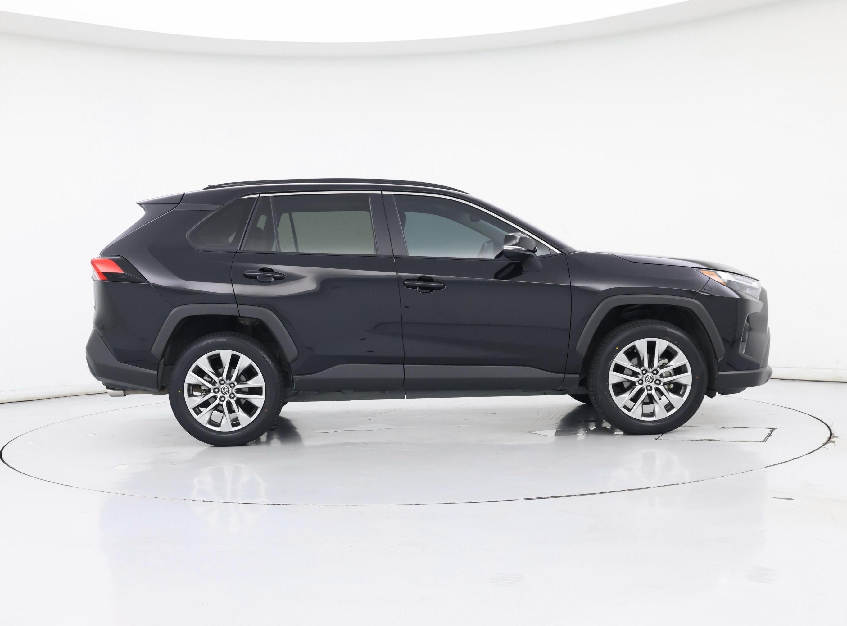 Thumbnail: 2022 Toyota RAV4 - 7