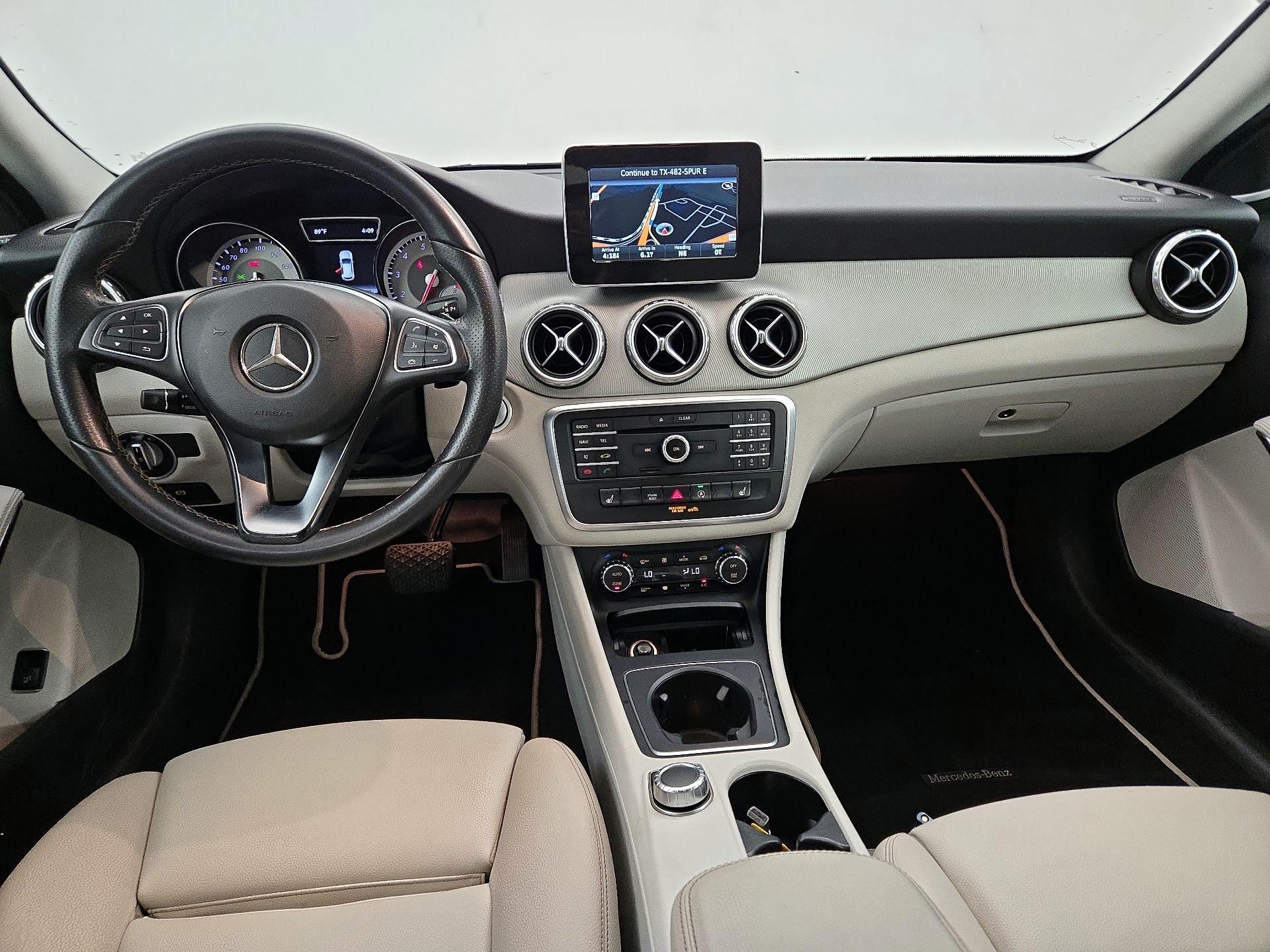Thumbnail: 2017 Mercedes-Benz GLA - 9