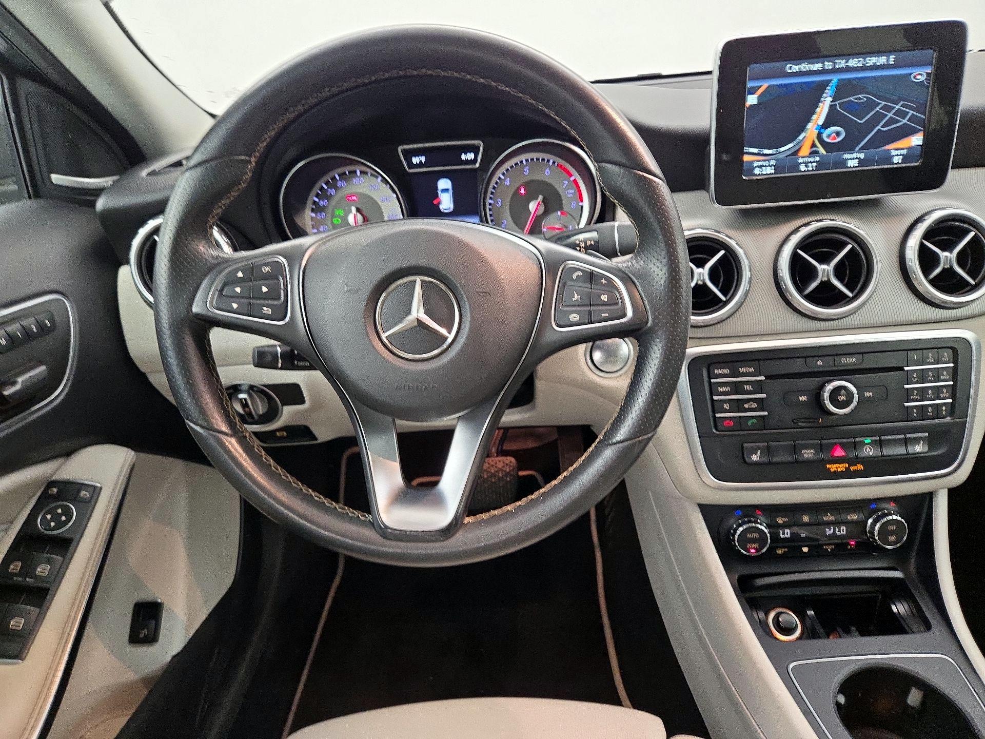 Thumbnail: 2017 Mercedes-Benz GLA - 10