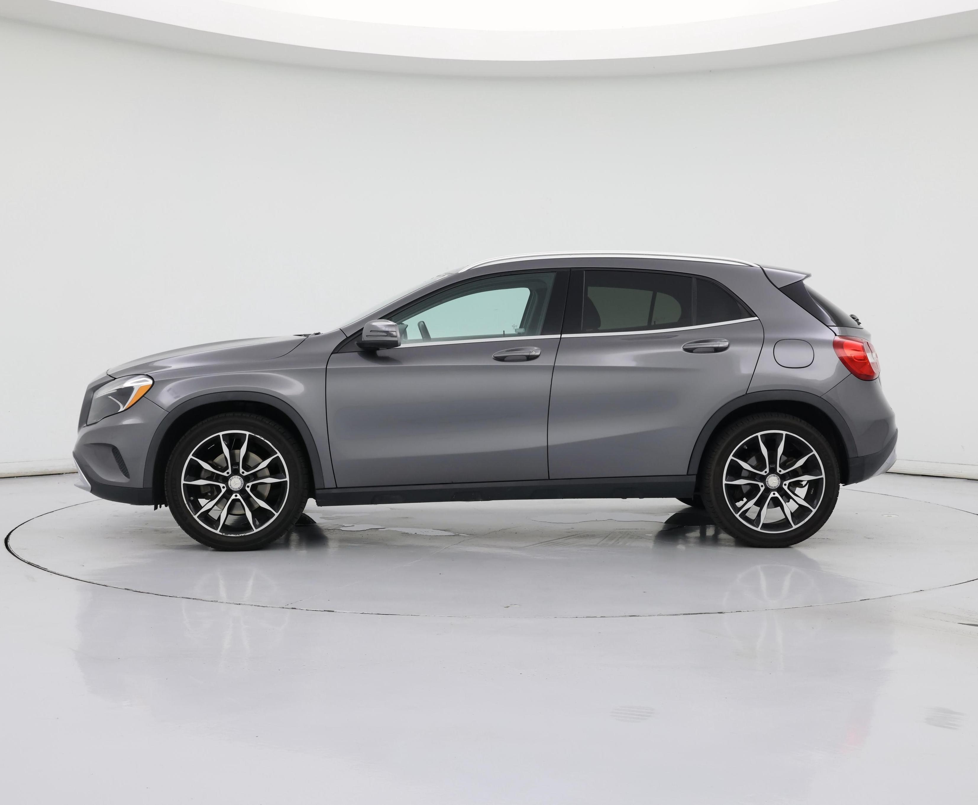 Thumbnail: 2017 Mercedes-Benz GLA - 3