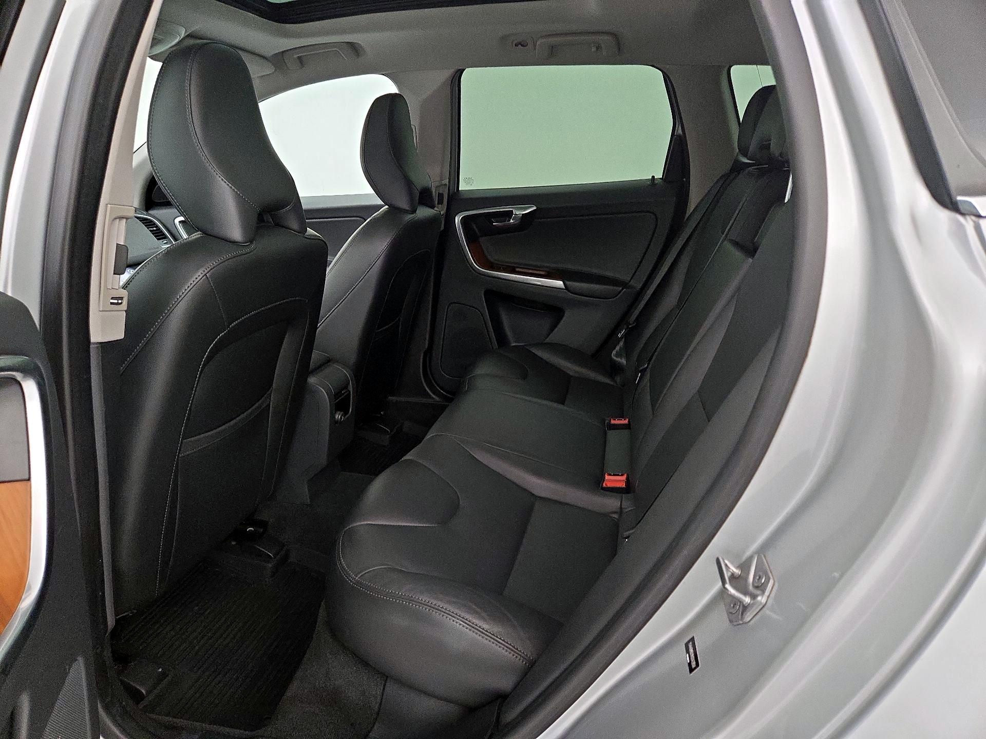 Thumbnail: 2017 Volvo XC60 - 20