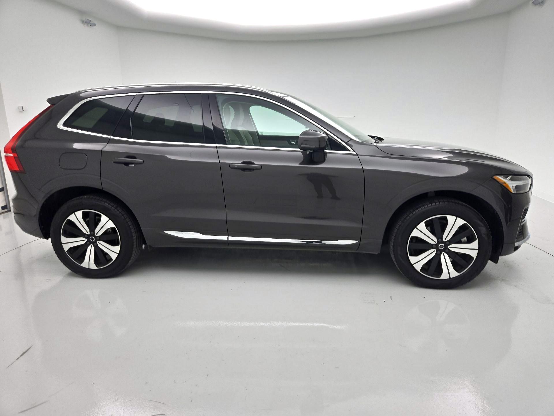 Thumbnail: 2023 Volvo XC60 - 4