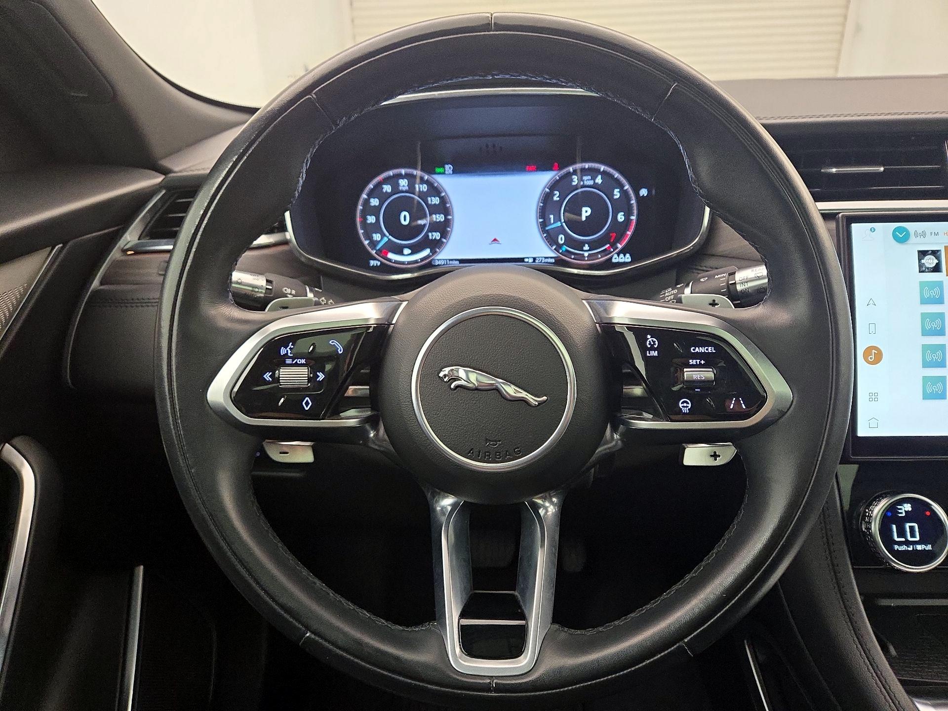 Thumbnail: 2021 Jaguar F-Pace - 10