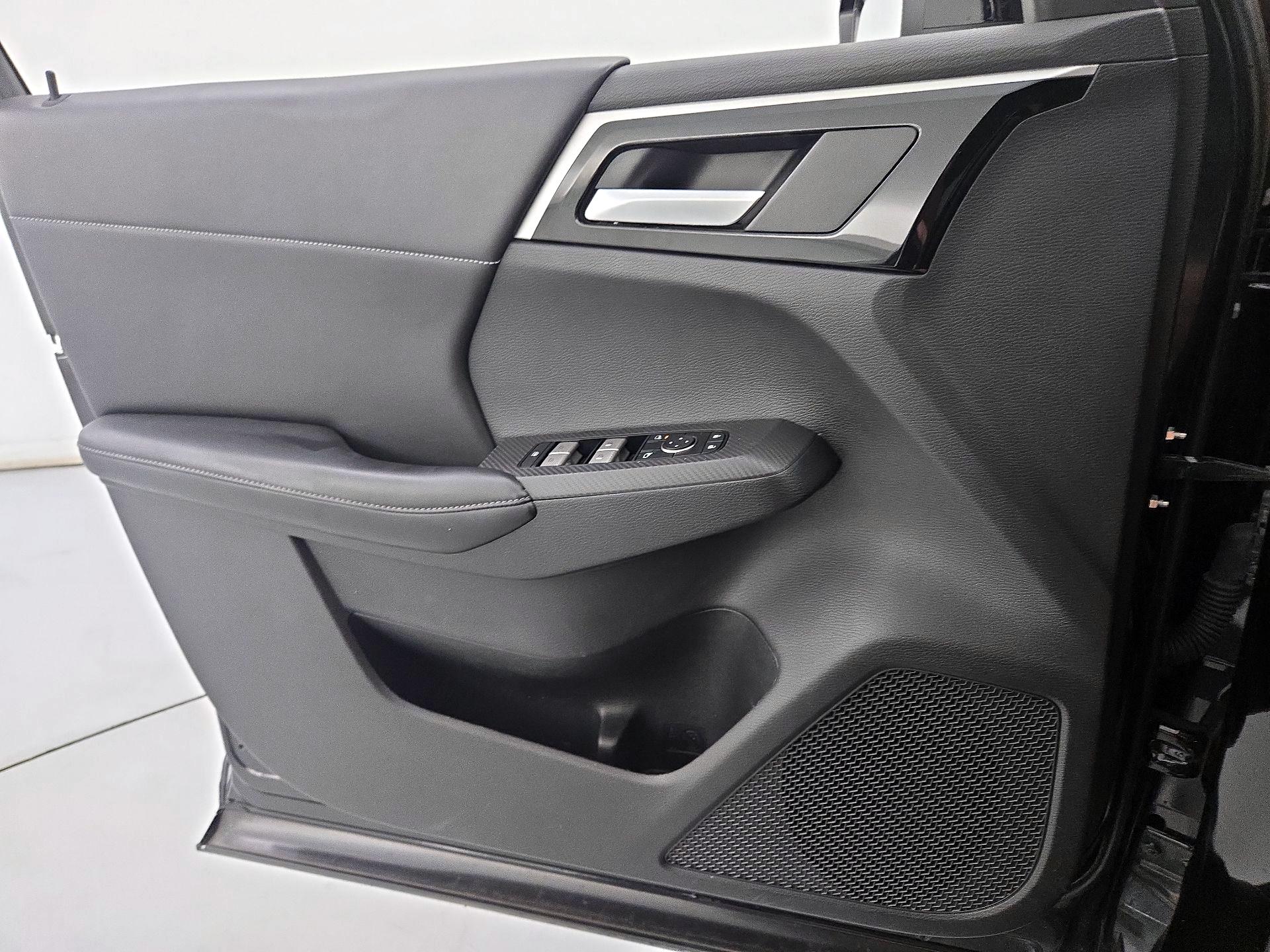 Thumbnail: 2022 Mitsubishi Outlander - 12