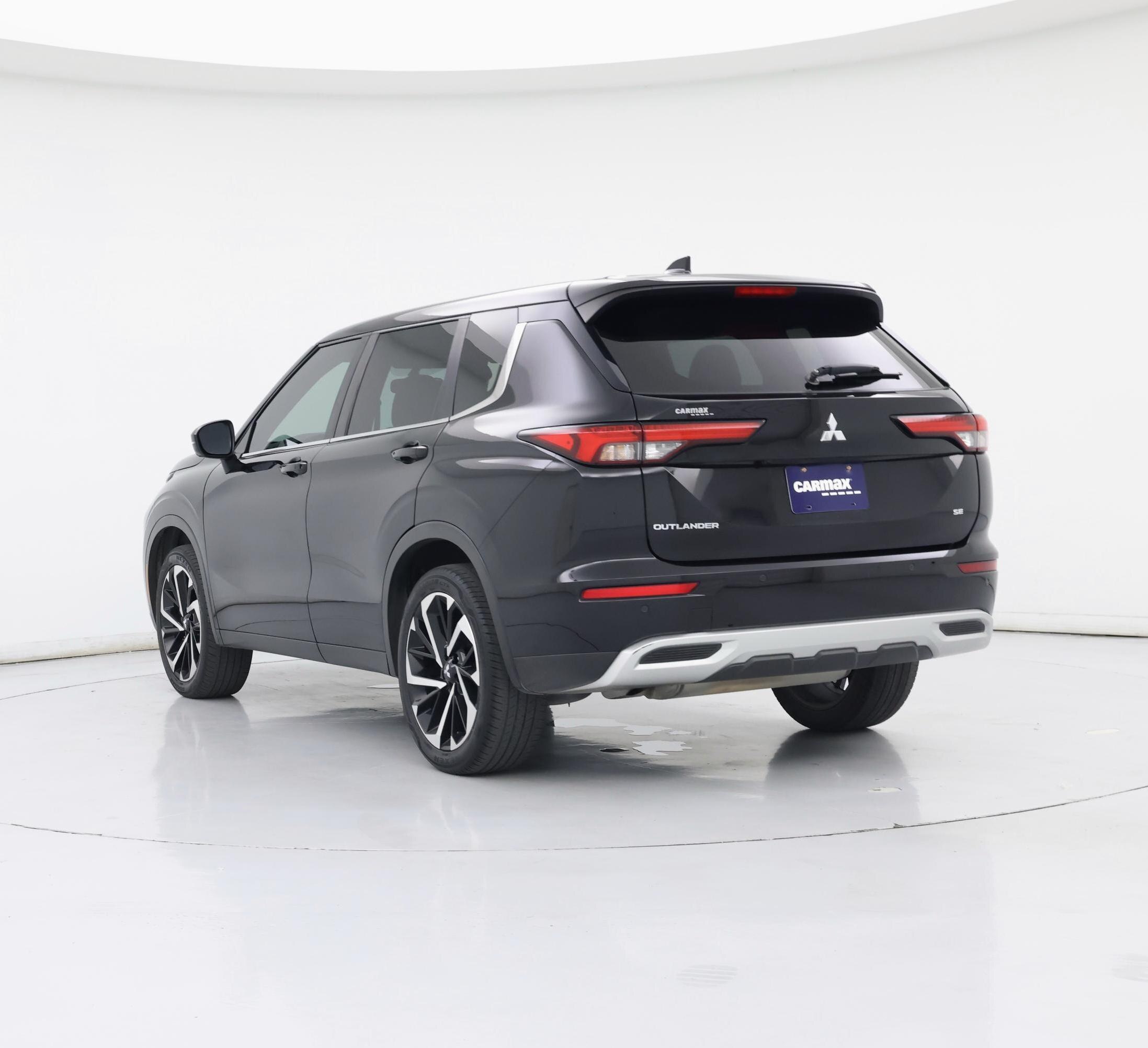Thumbnail: 2022 Mitsubishi Outlander - 2