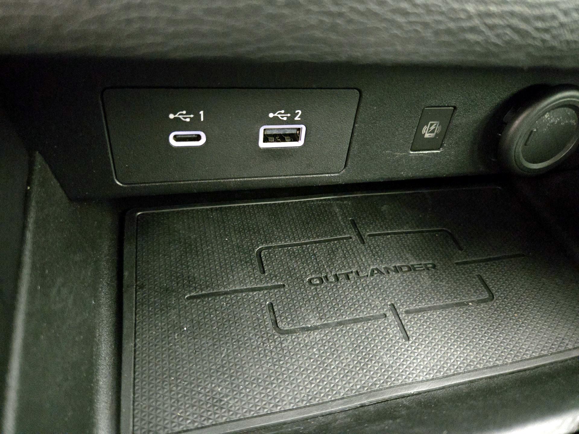 Thumbnail: 2022 Mitsubishi Outlander - 19
