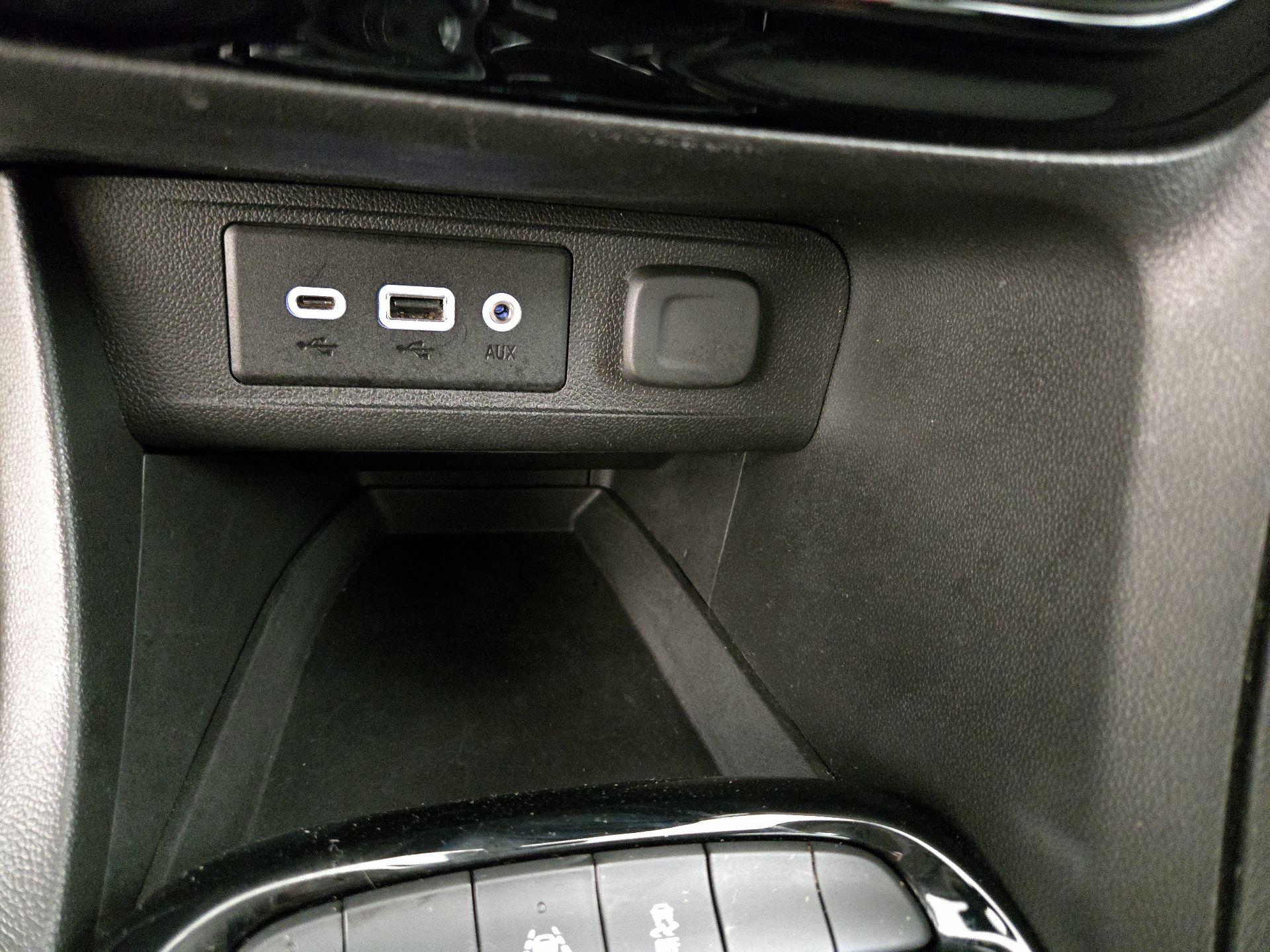 Thumbnail: 2020 Buick Encore GX - 18