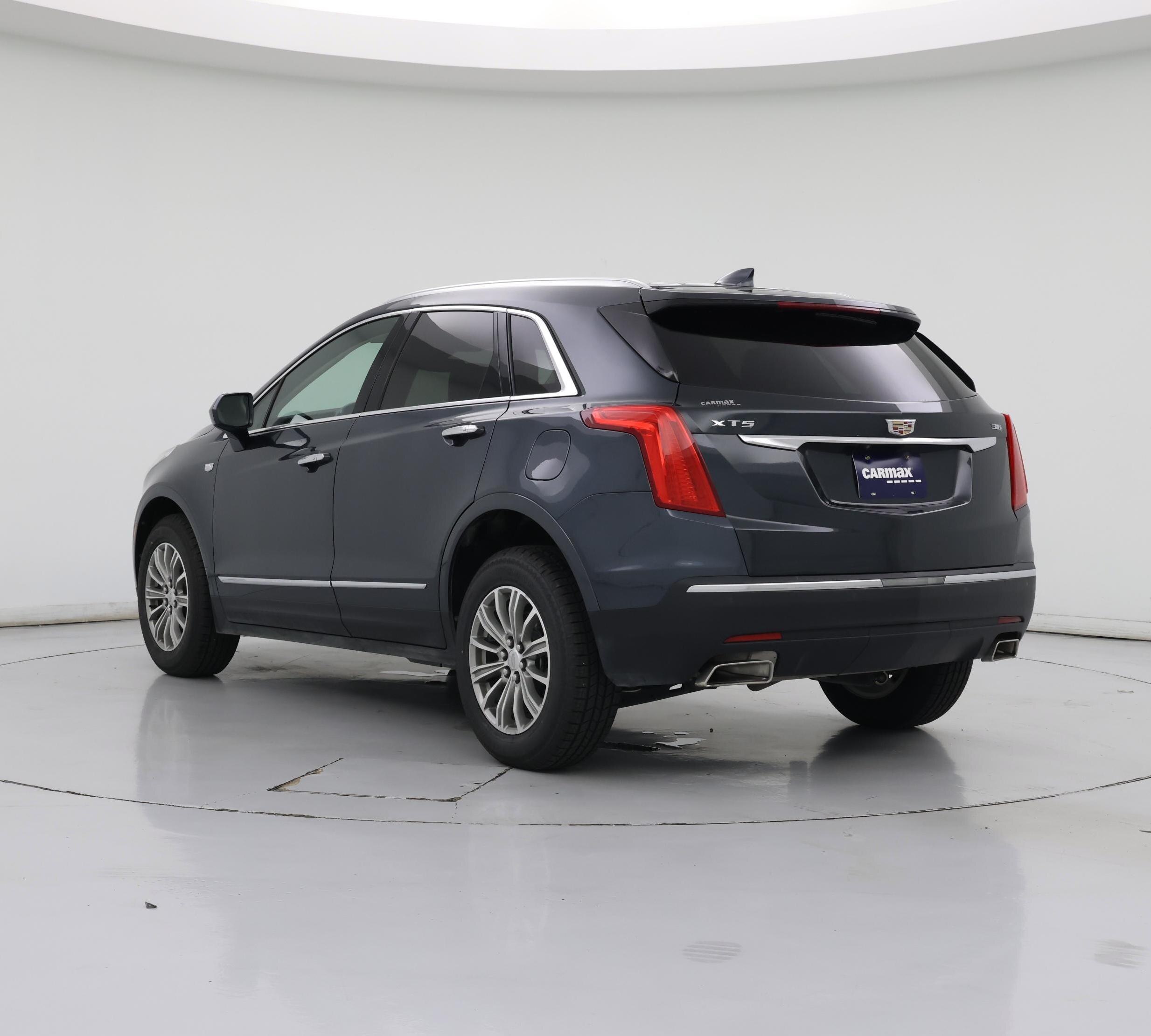 Thumbnail: 2019 Cadillac XT5 - 2