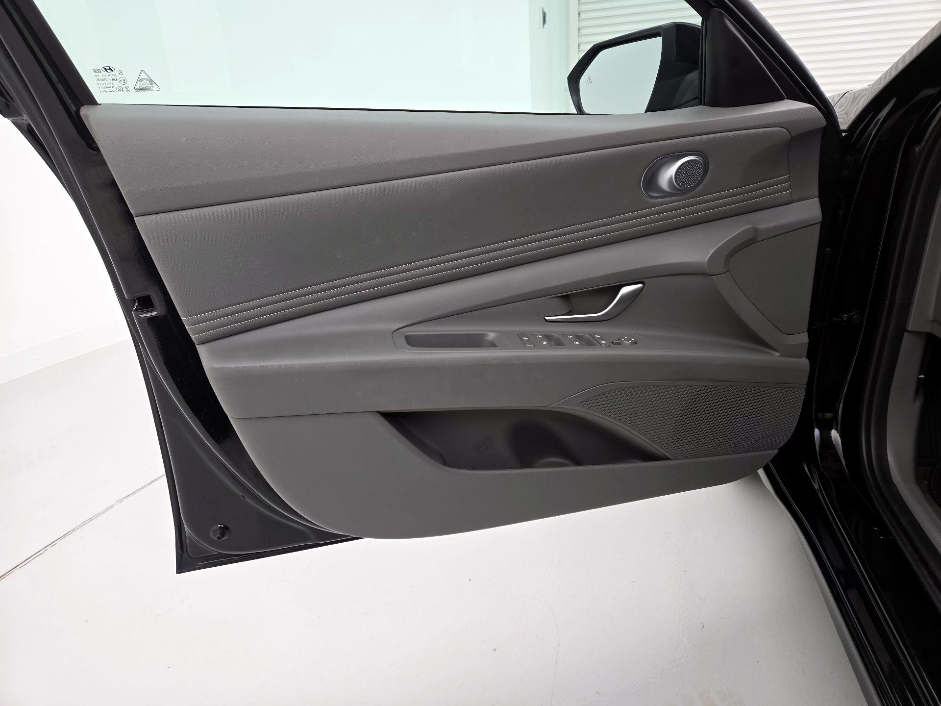 Thumbnail: 2023 Hyundai Elantra - 12