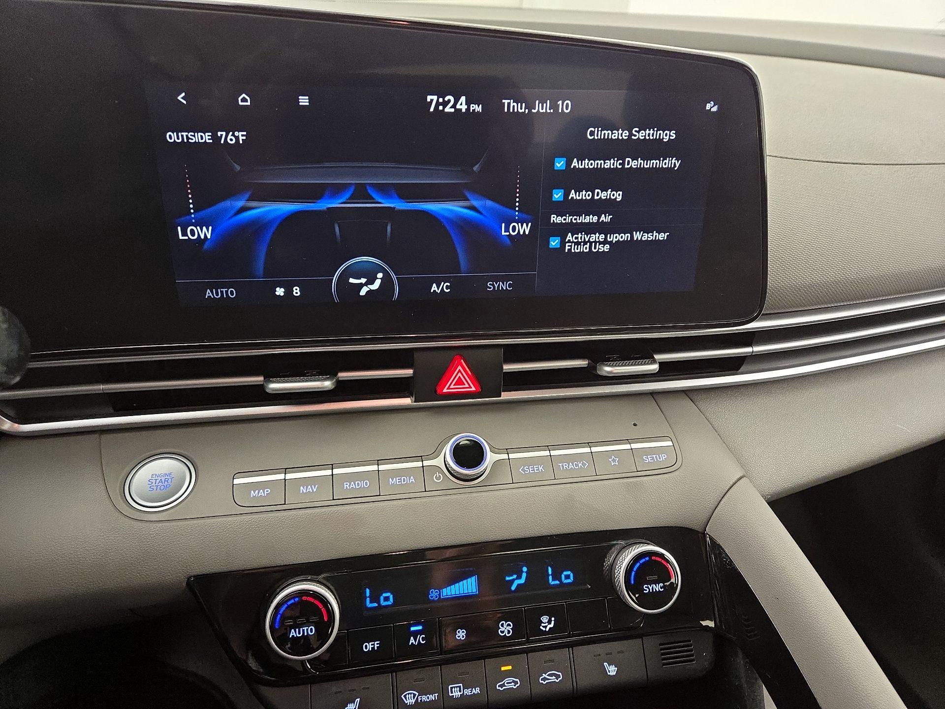 Thumbnail: 2023 Hyundai Elantra - 17