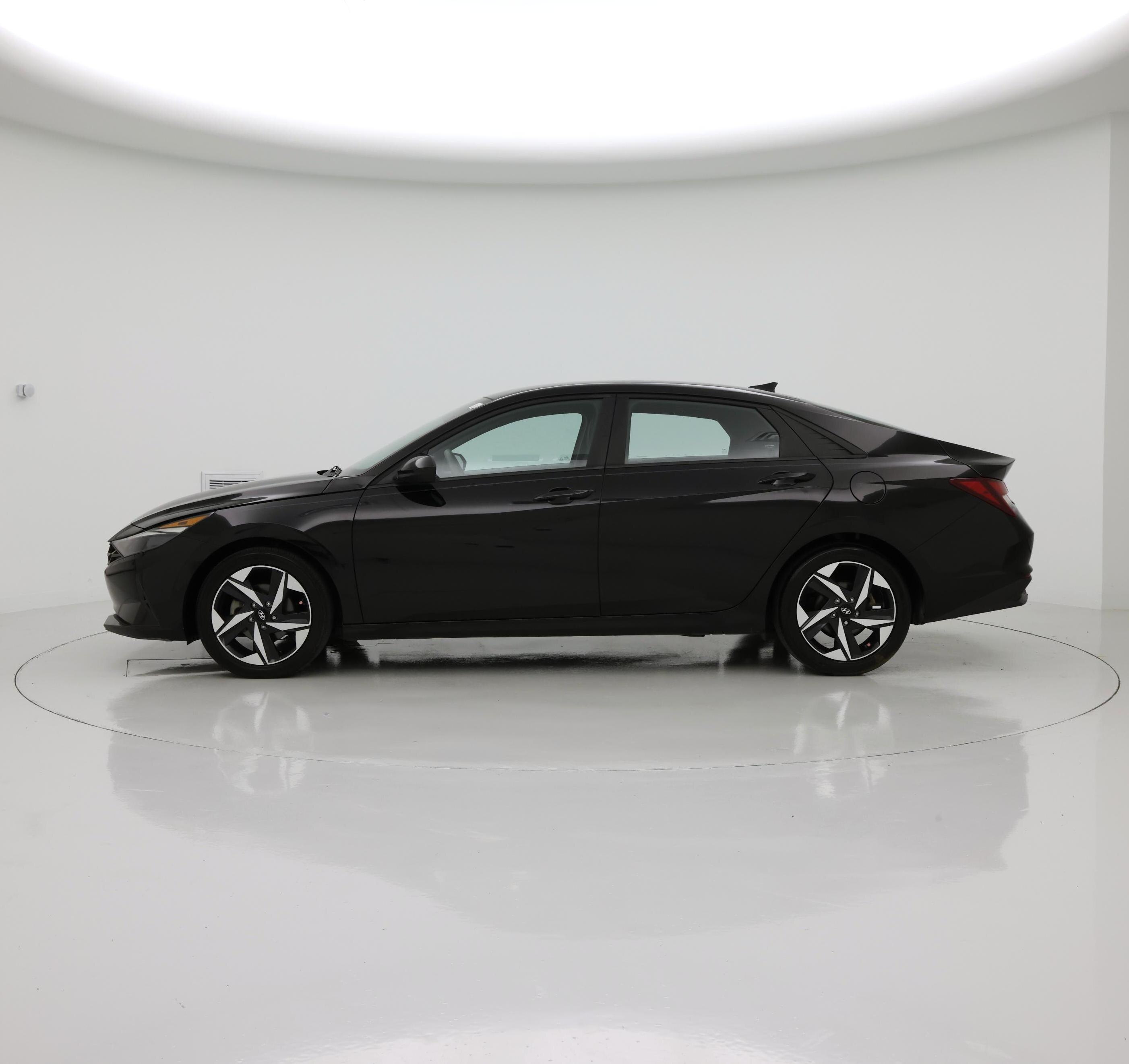 Thumbnail: 2023 Hyundai Elantra - 3