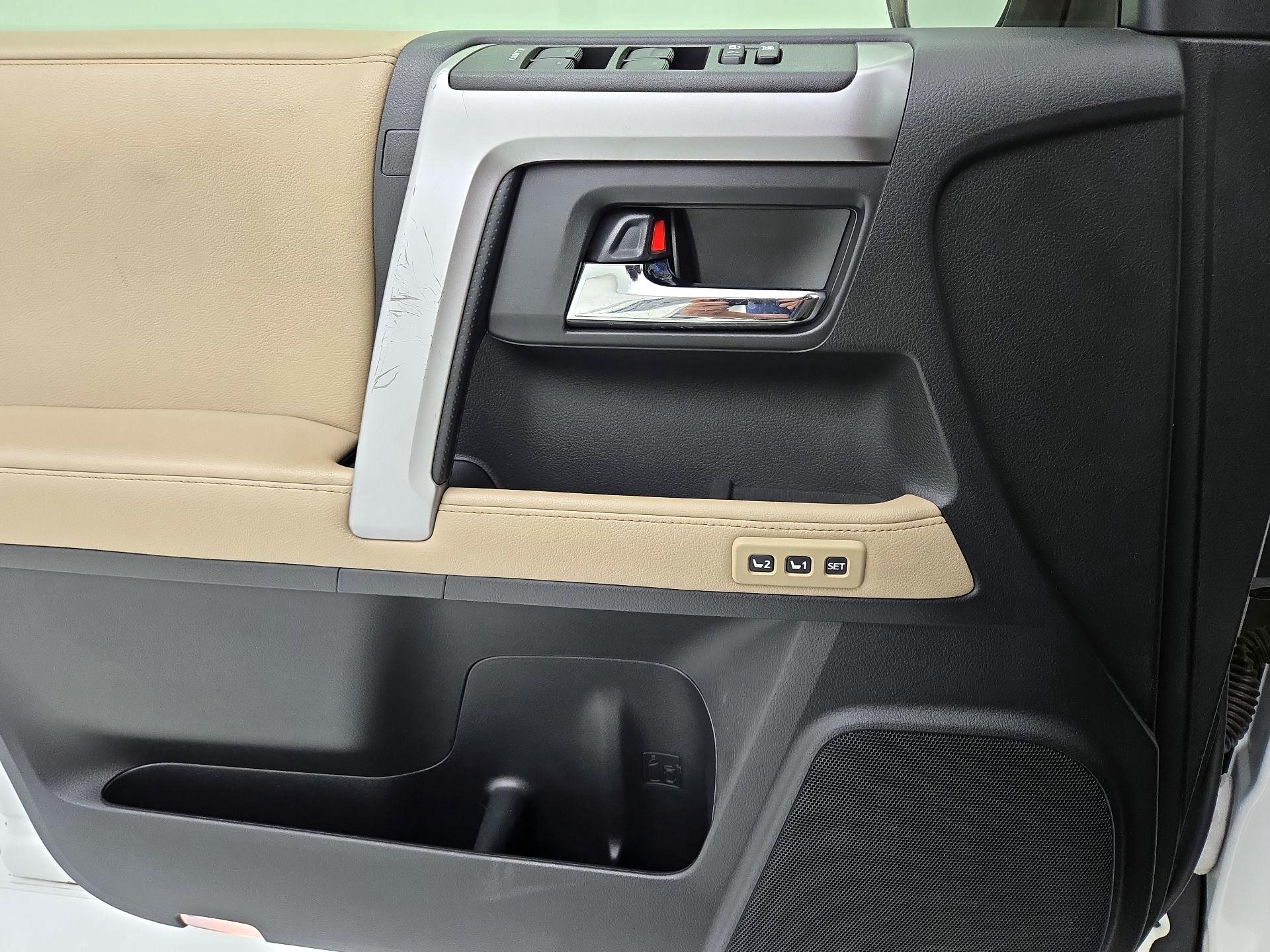Thumbnail: 2019 Toyota 4Runner - 12