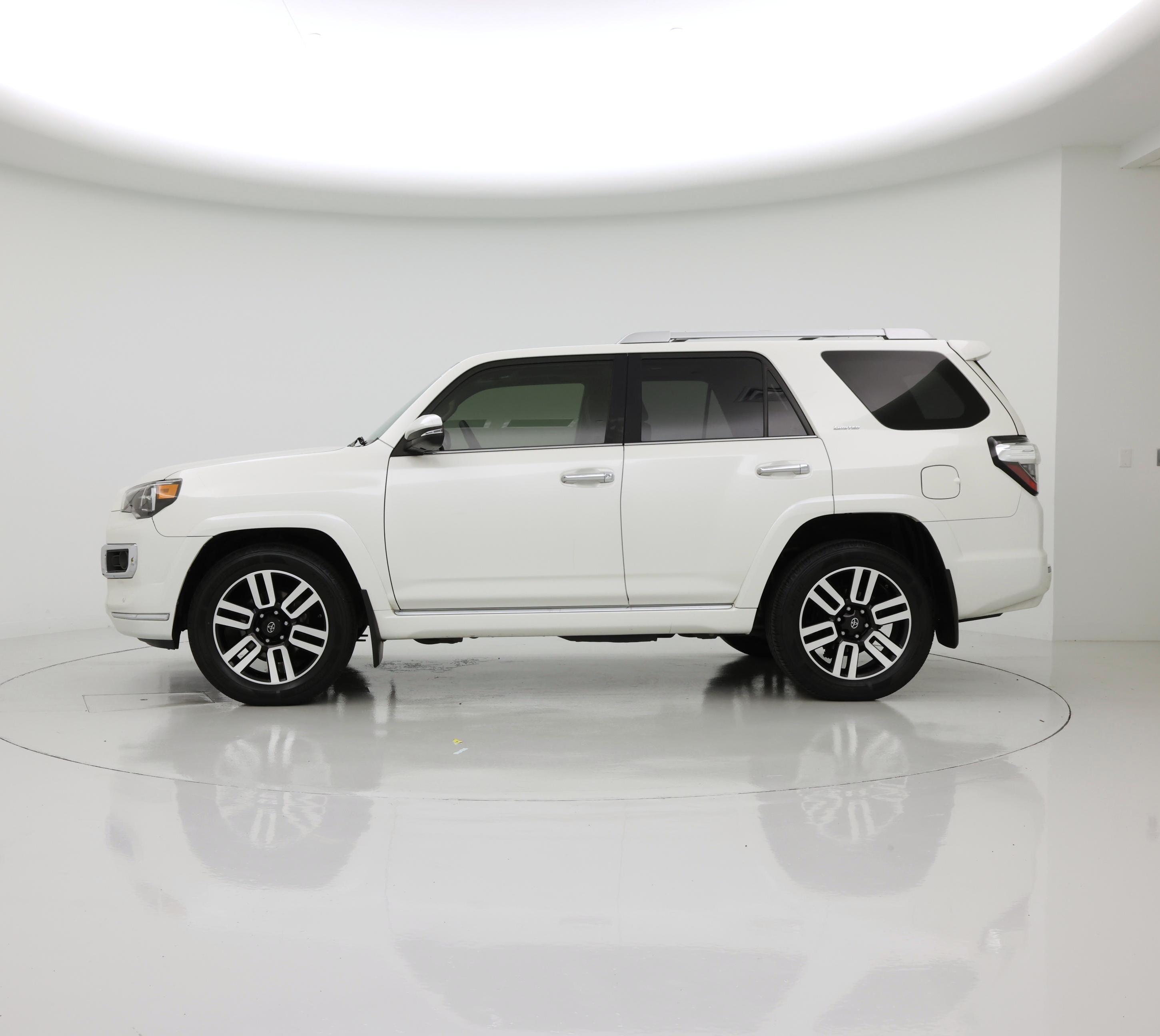 Thumbnail: 2019 Toyota 4Runner - 3