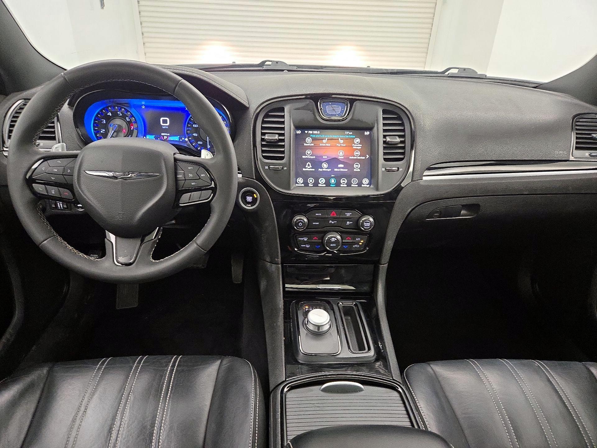Thumbnail: 2022 Chrysler 300 - 9