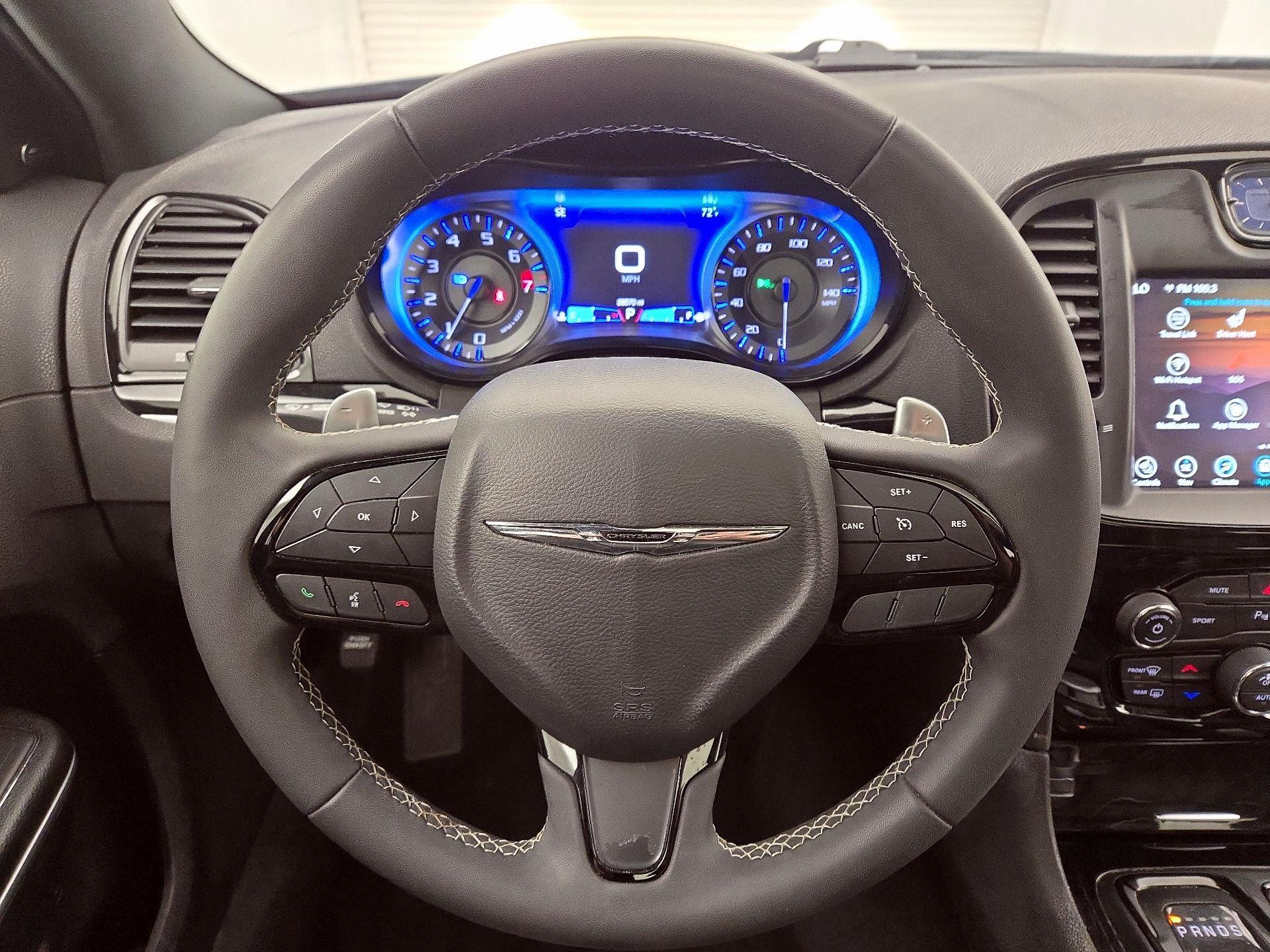 Thumbnail: 2022 Chrysler 300 - 10