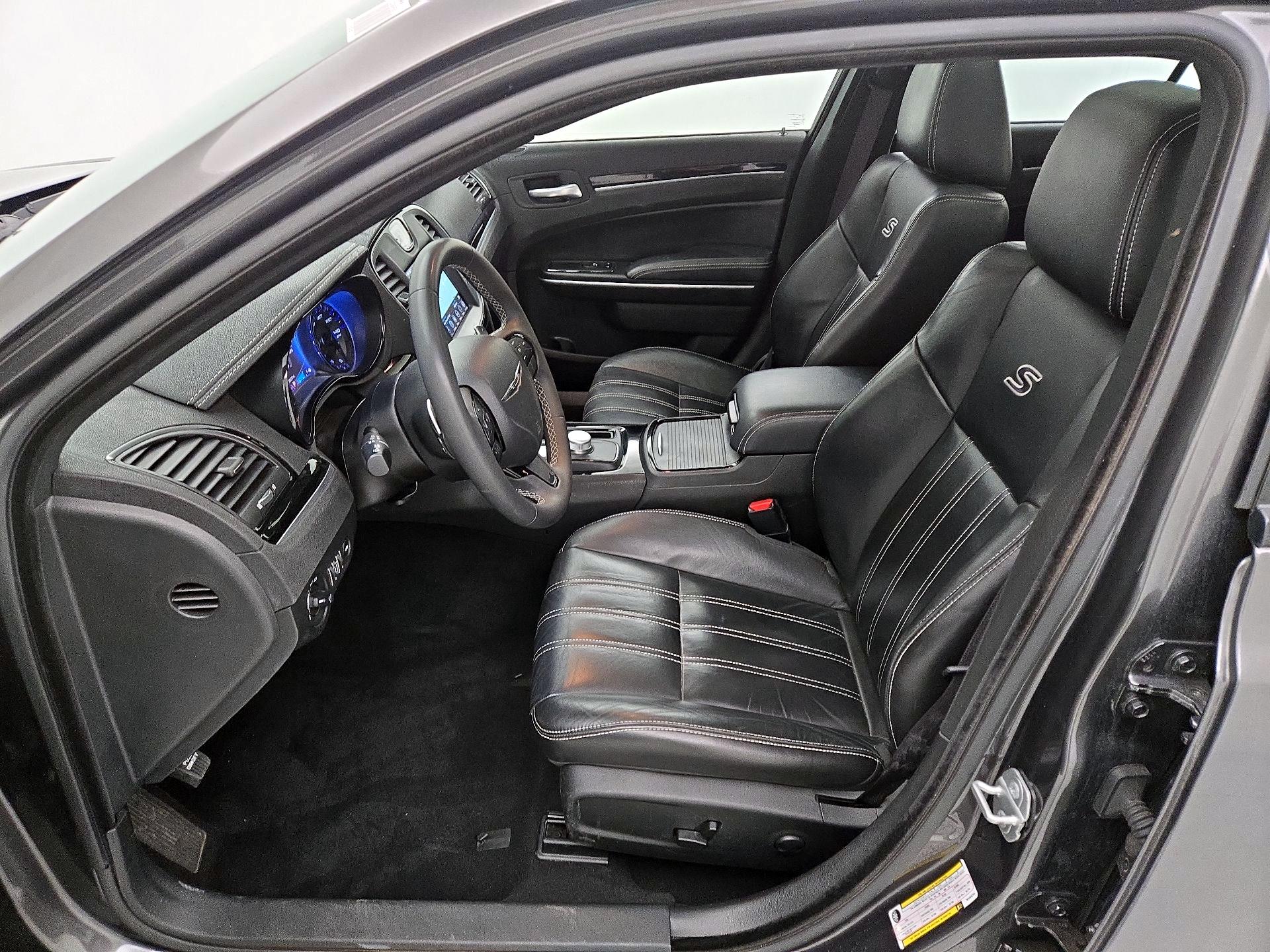 Thumbnail: 2022 Chrysler 300 - 11