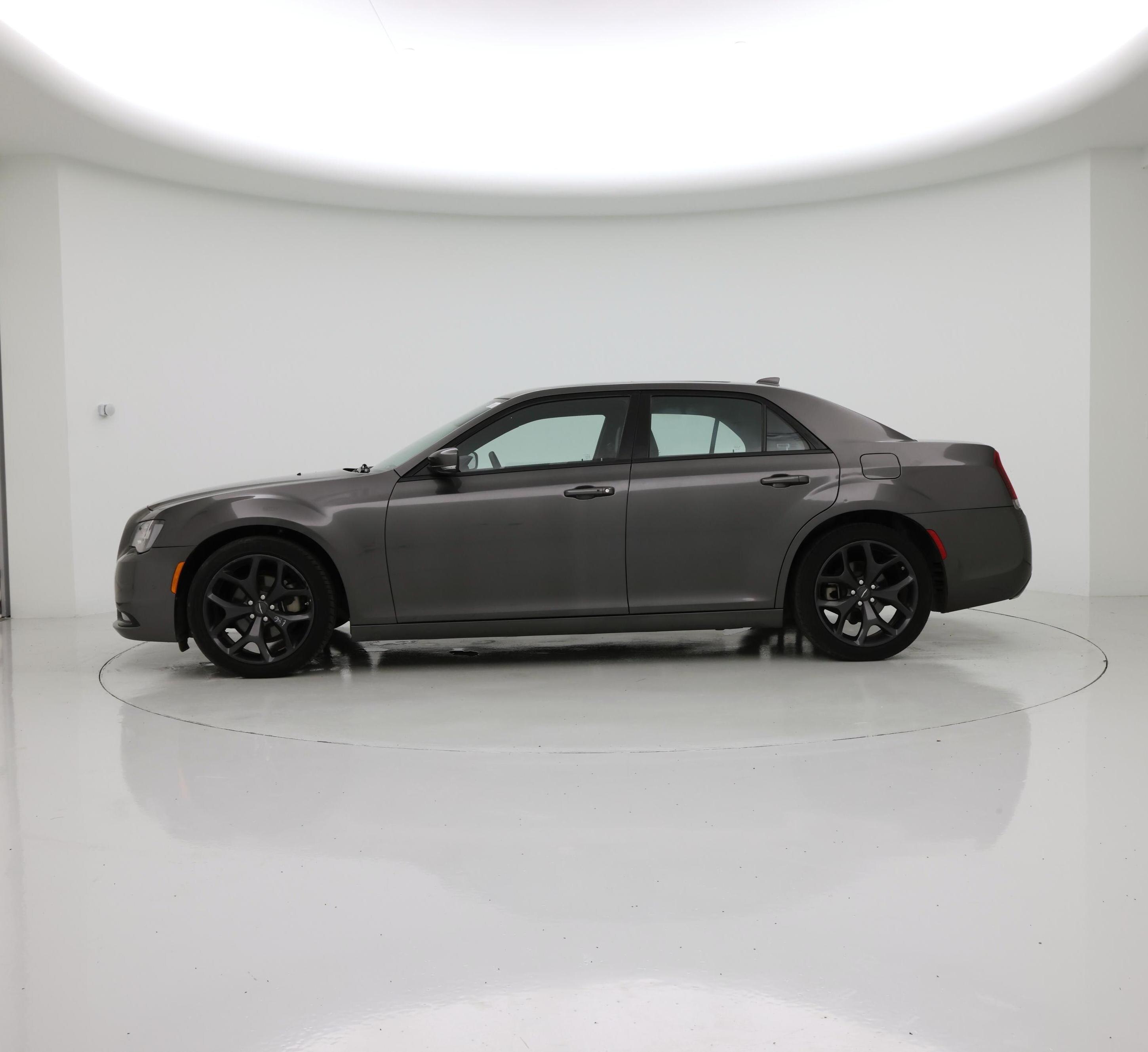 Thumbnail: 2022 Chrysler 300 - 3