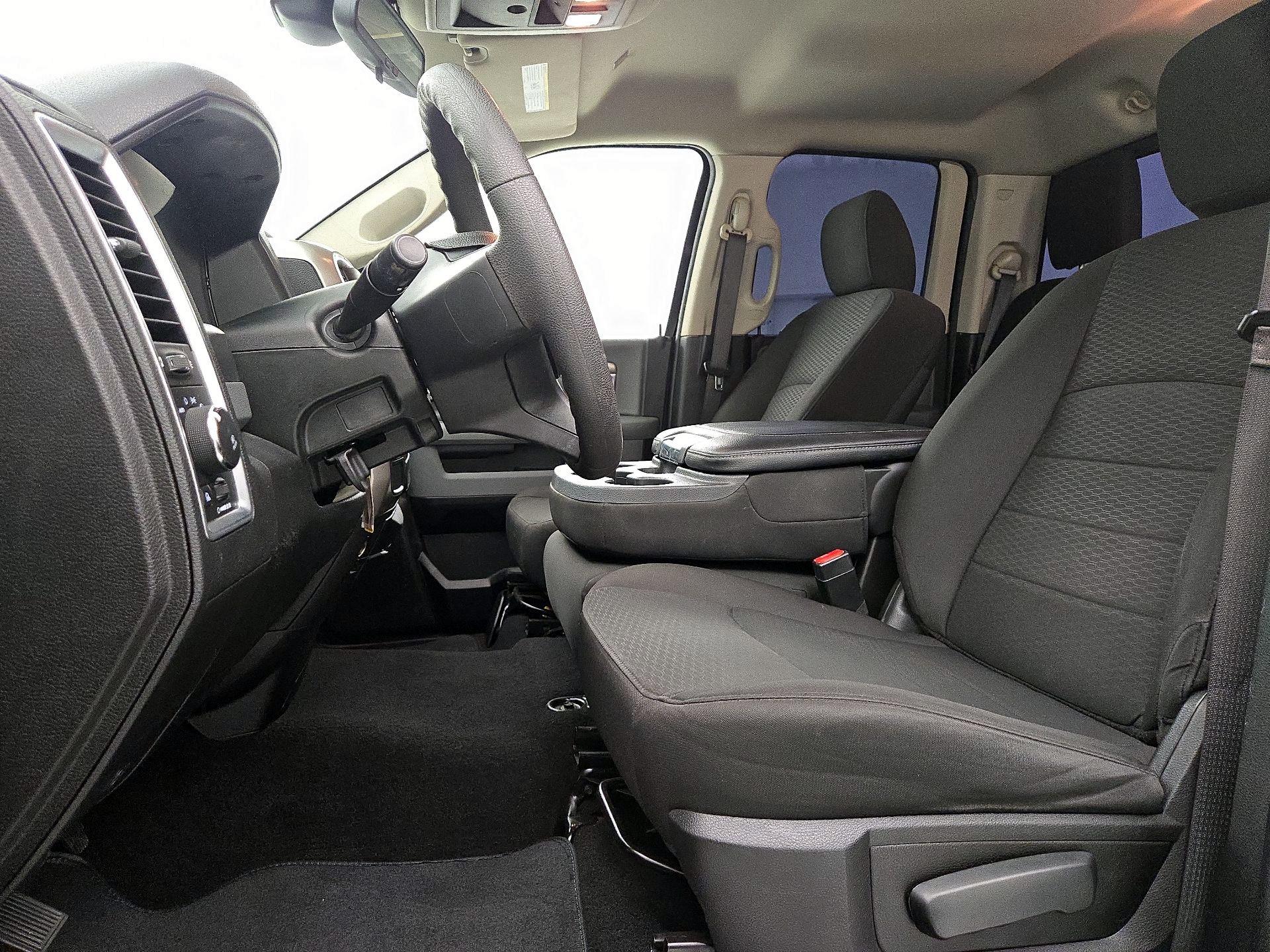 Thumbnail: 2019 RAM 1500 Classic - 11