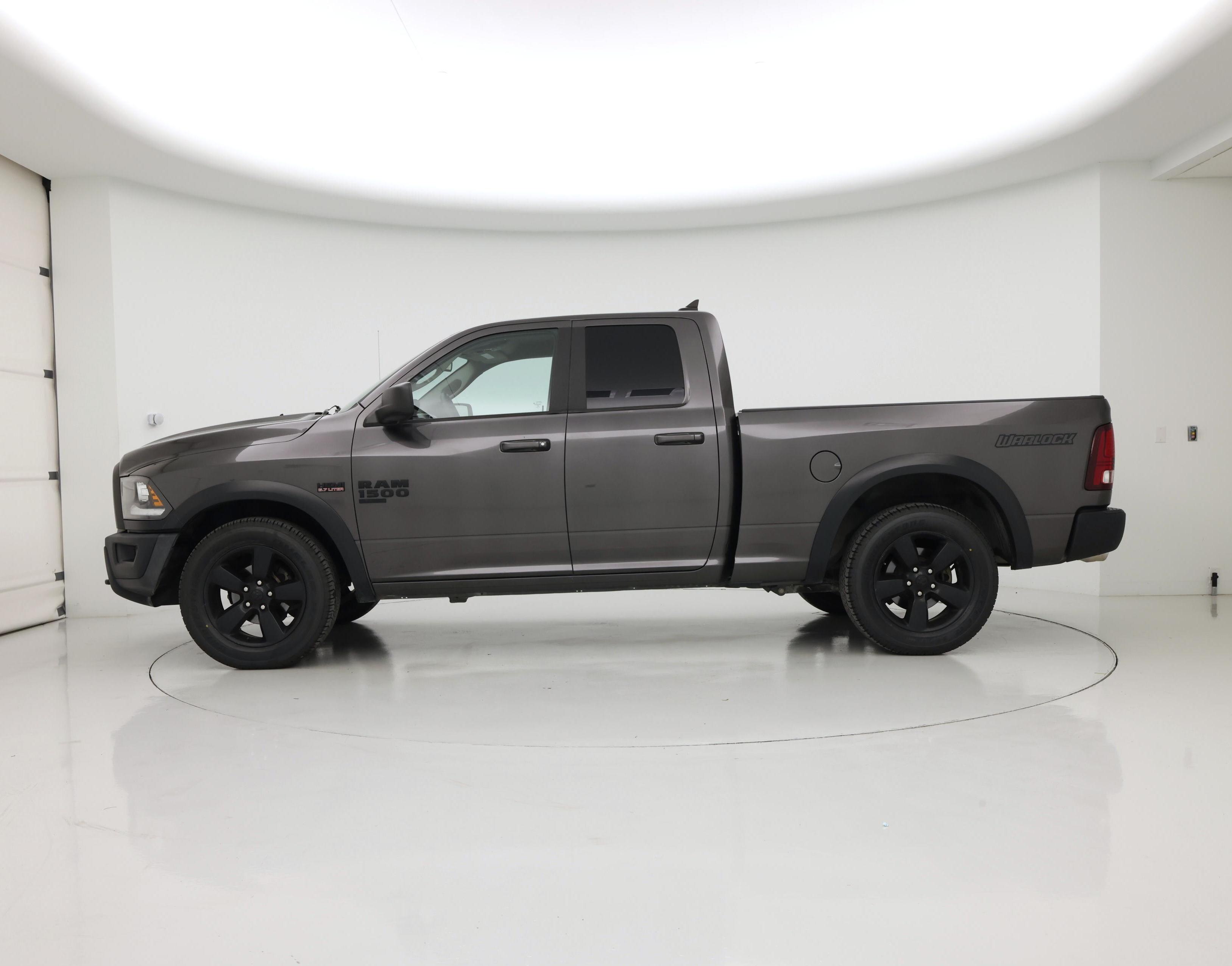Thumbnail: 2019 RAM 1500 Classic - 3