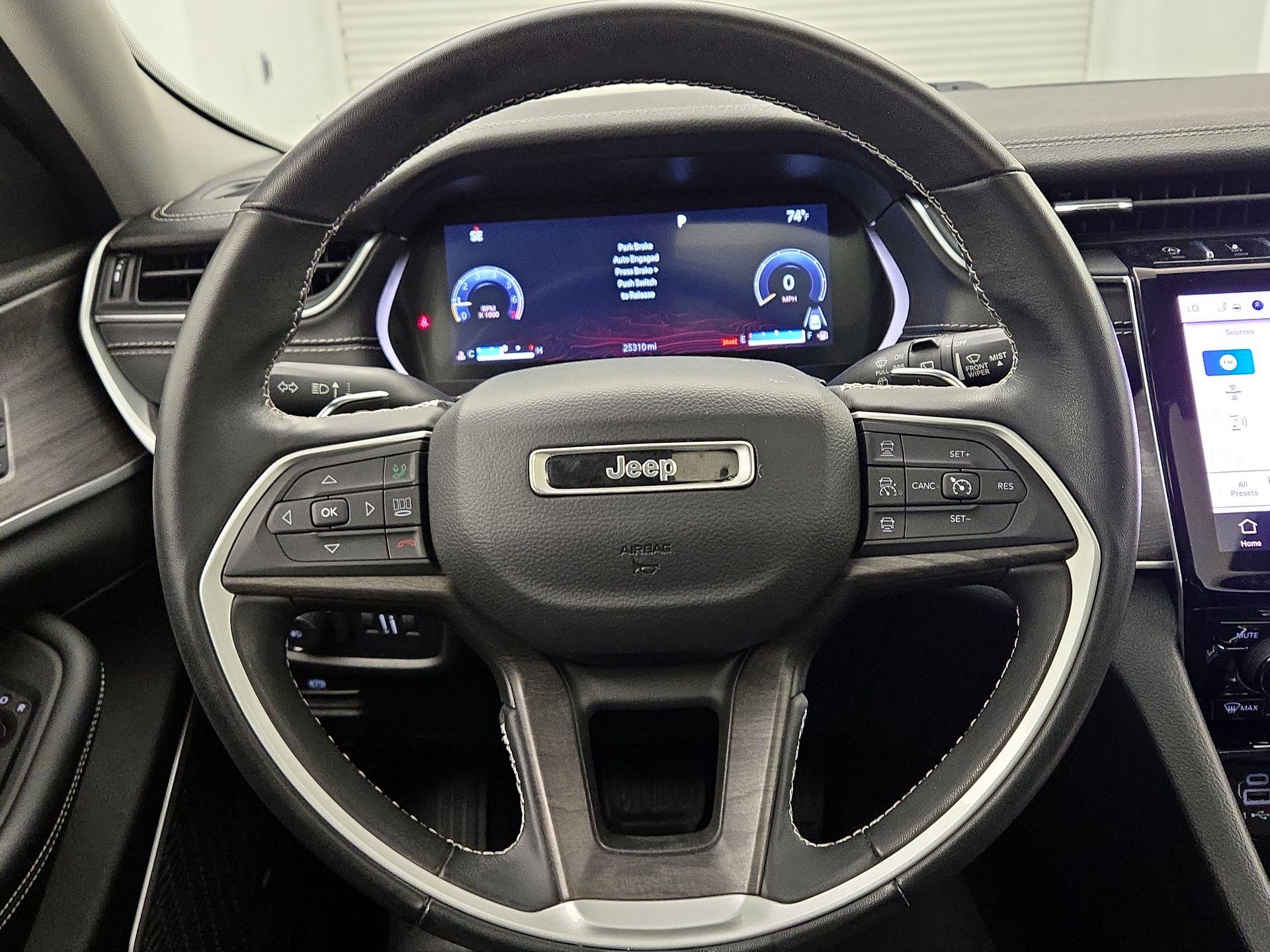 Thumbnail: 2022 Jeep Grand Cherokee - 10