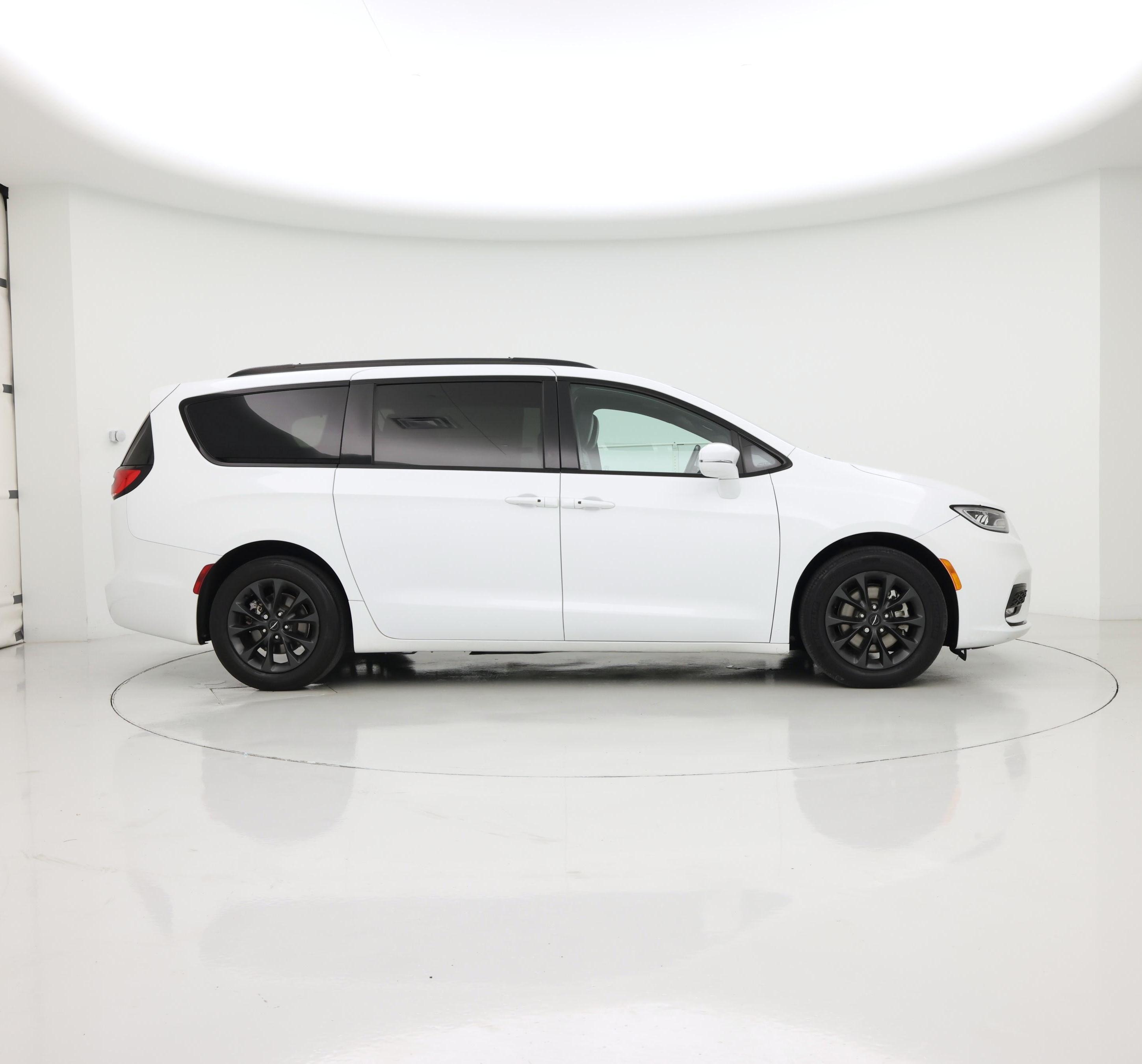 Thumbnail: 2021 Chrysler Pacifica - 7