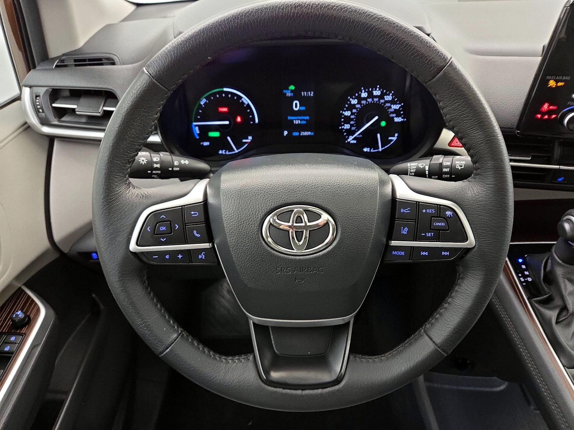 Thumbnail: 2024 Toyota Sienna - 10