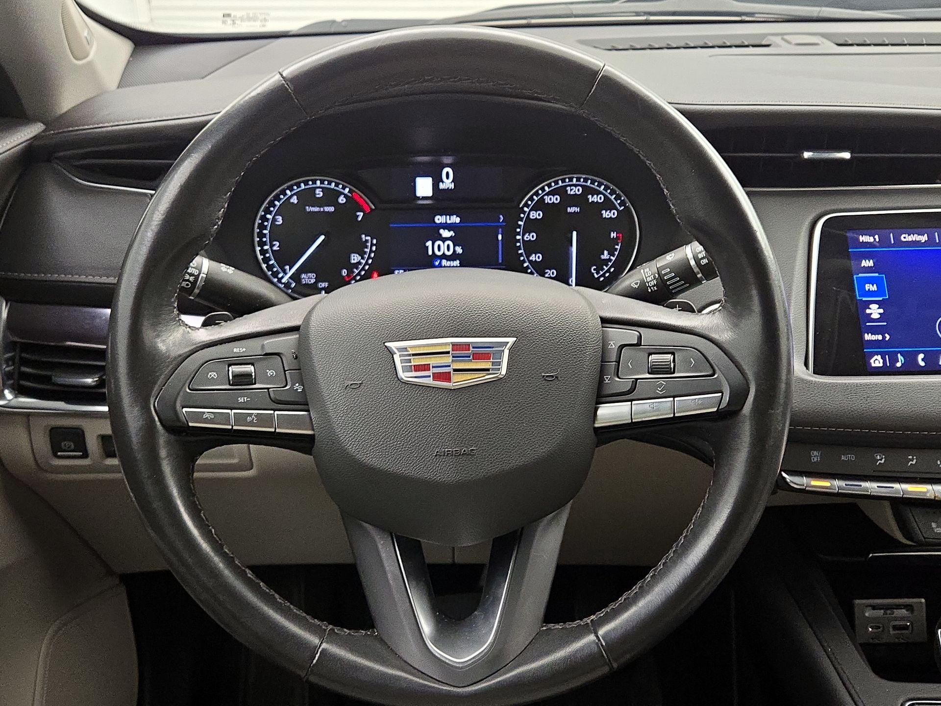 Thumbnail: 2022 Cadillac XT4 - 10
