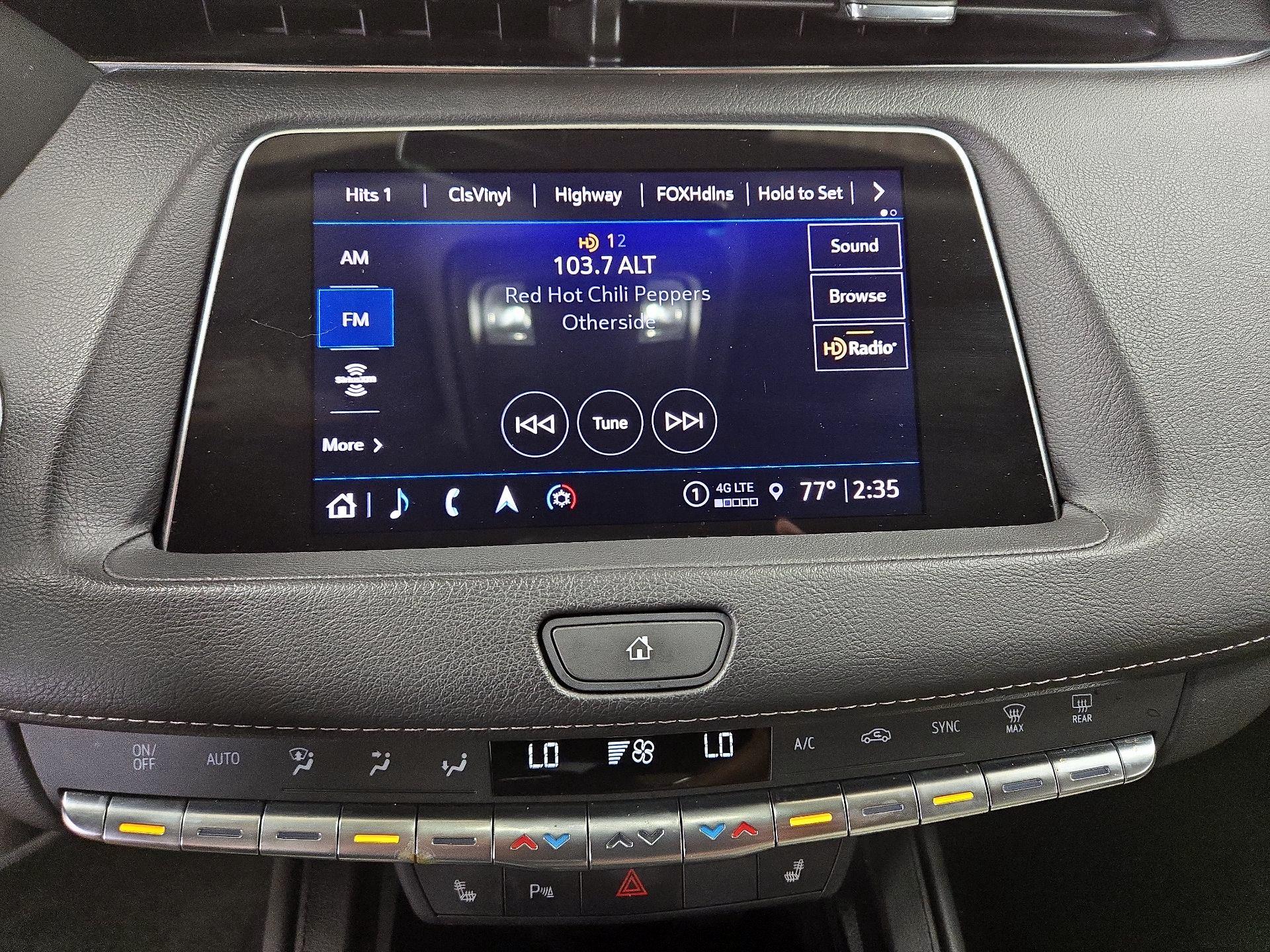 Thumbnail: 2022 Cadillac XT4 - 15
