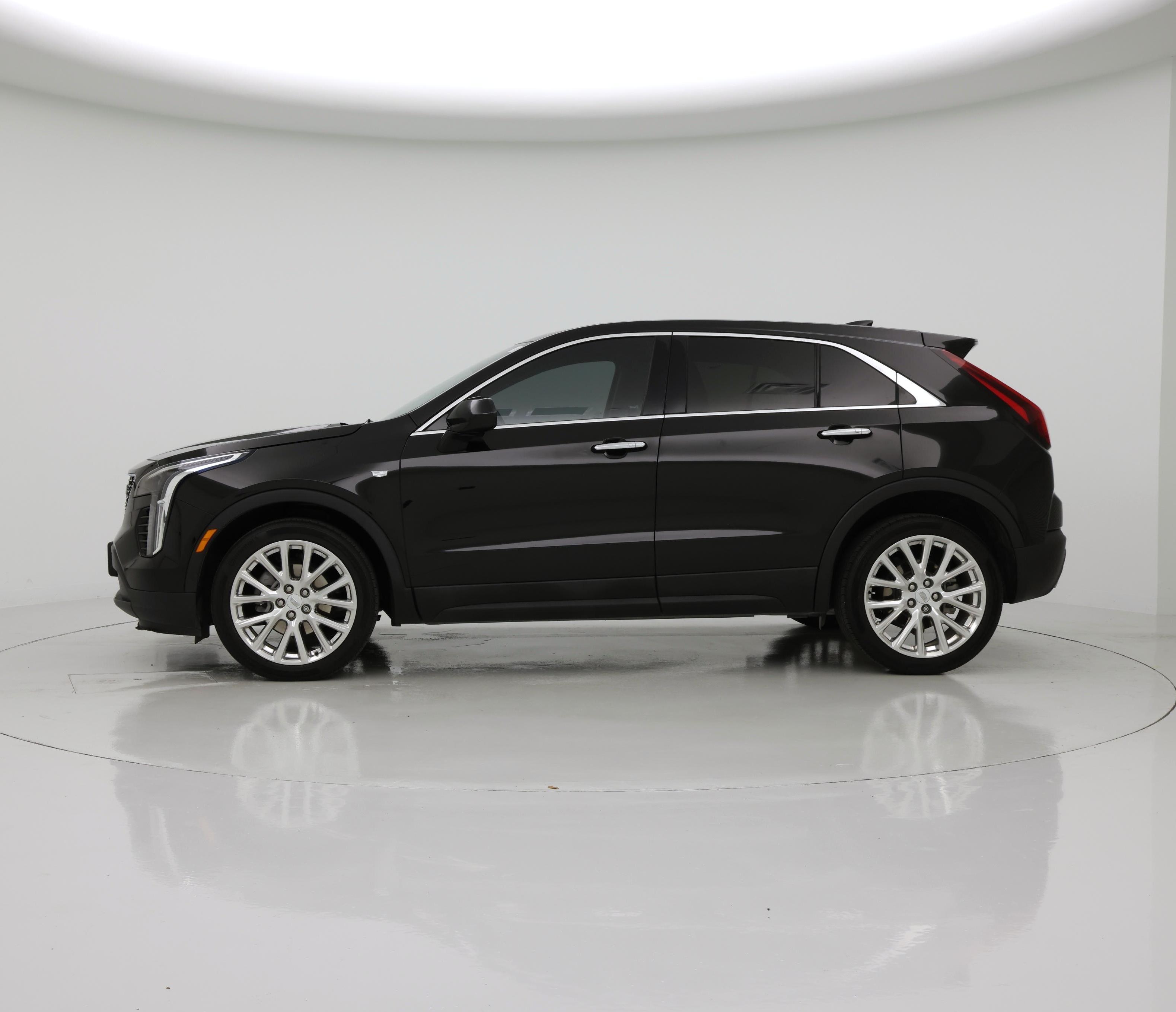 Thumbnail: 2022 Cadillac XT4 - 3
