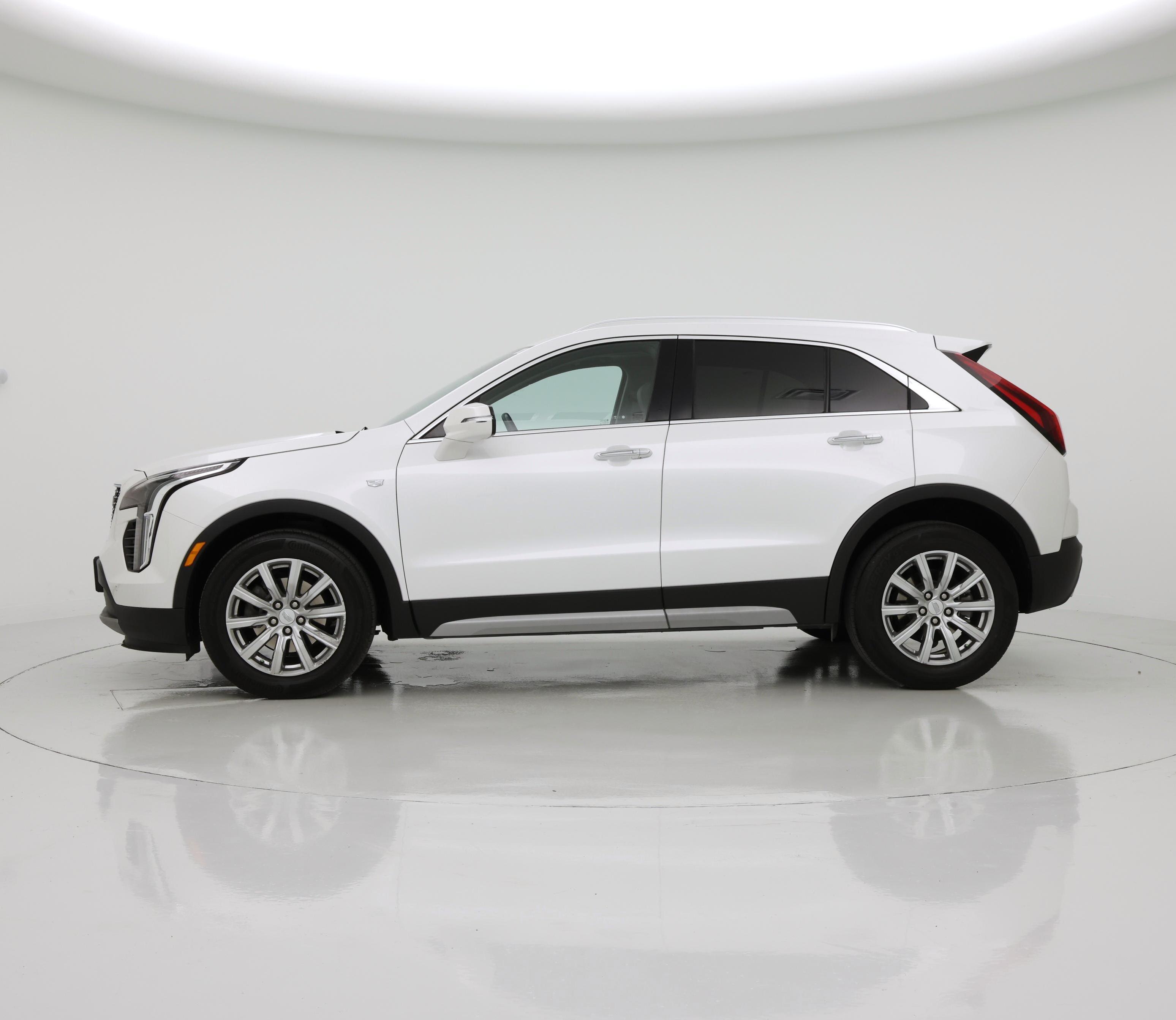 Thumbnail: 2023 Cadillac XT4 - 3