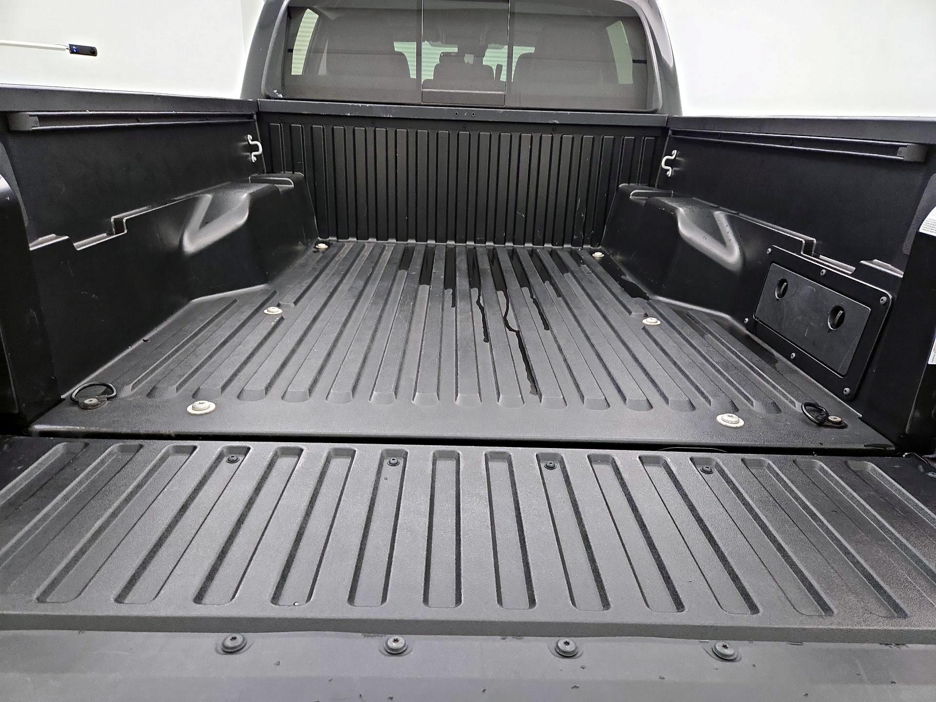 Thumbnail: 2022 Toyota Tacoma - 20