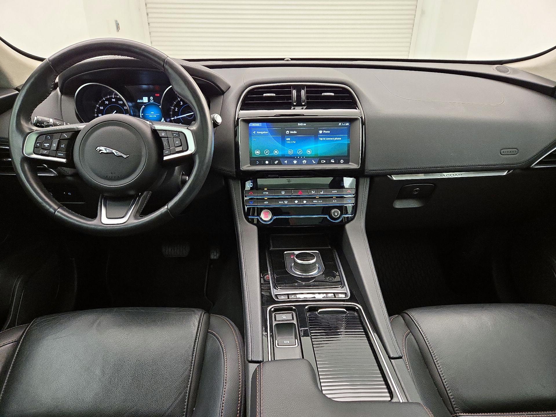 Thumbnail: 2020 Jaguar F-Pace - 9