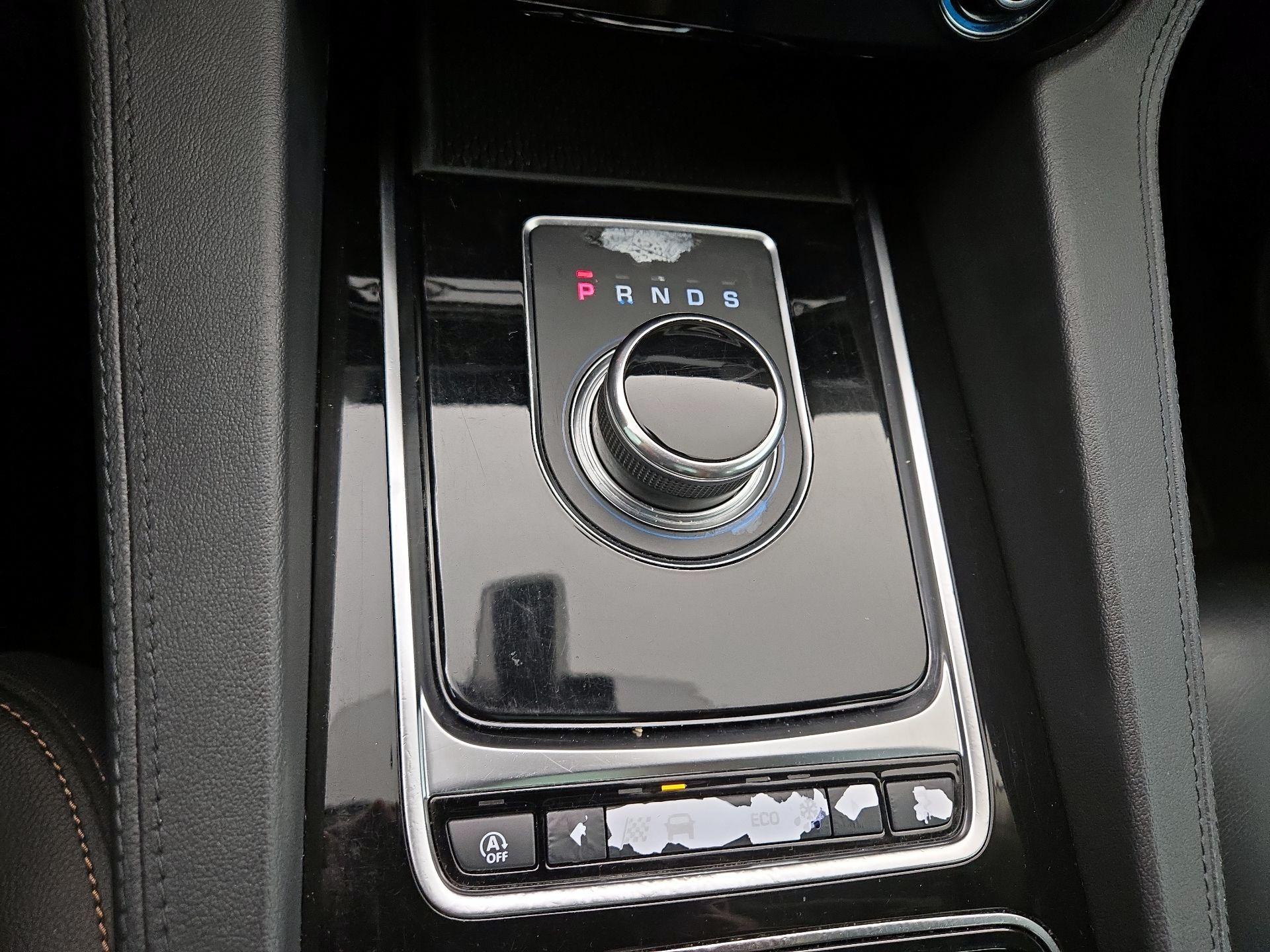 Thumbnail: 2020 Jaguar F-Pace - 18