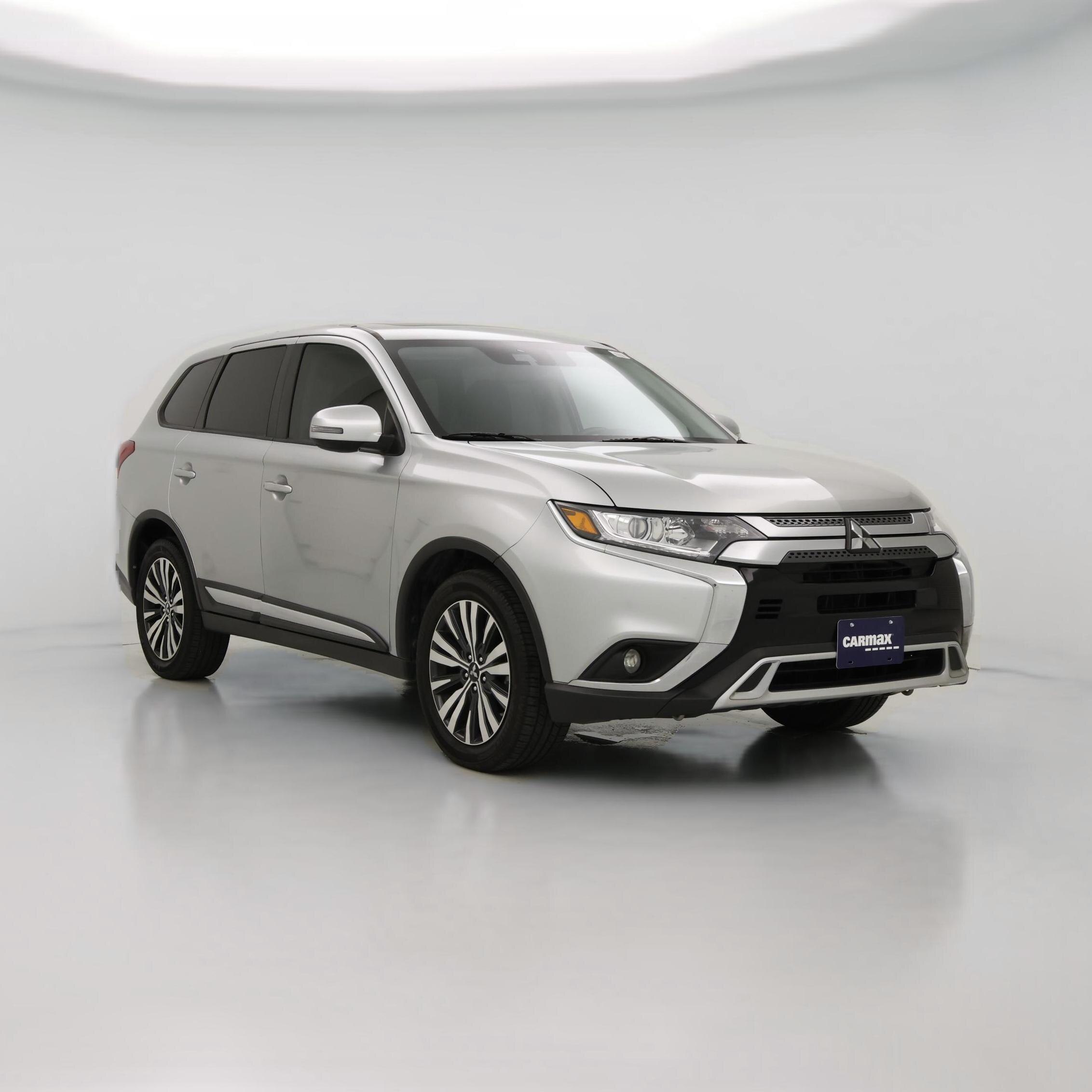 Thumbnail: 2020 Mitsubishi Outlander - 1