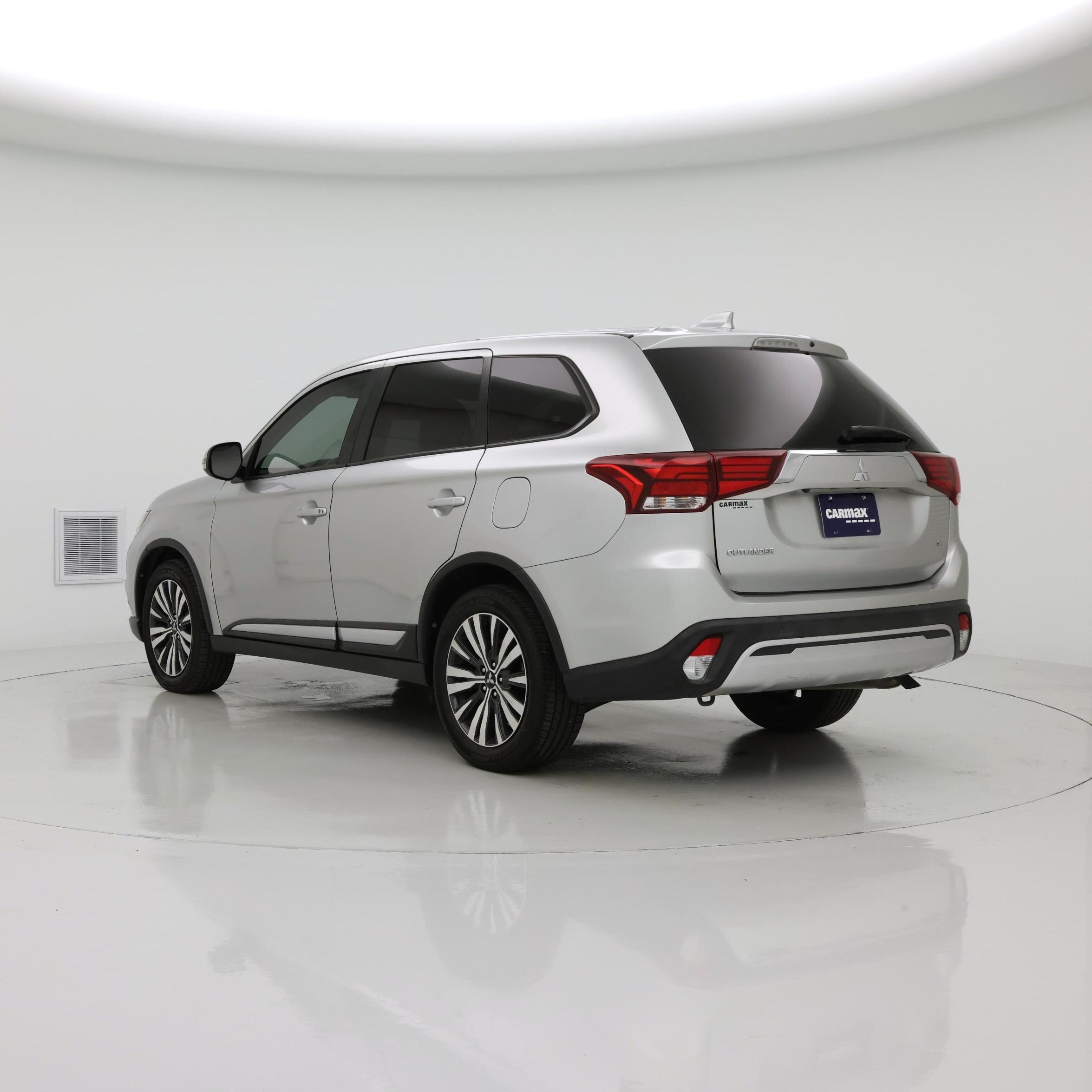 Thumbnail: 2020 Mitsubishi Outlander - 2