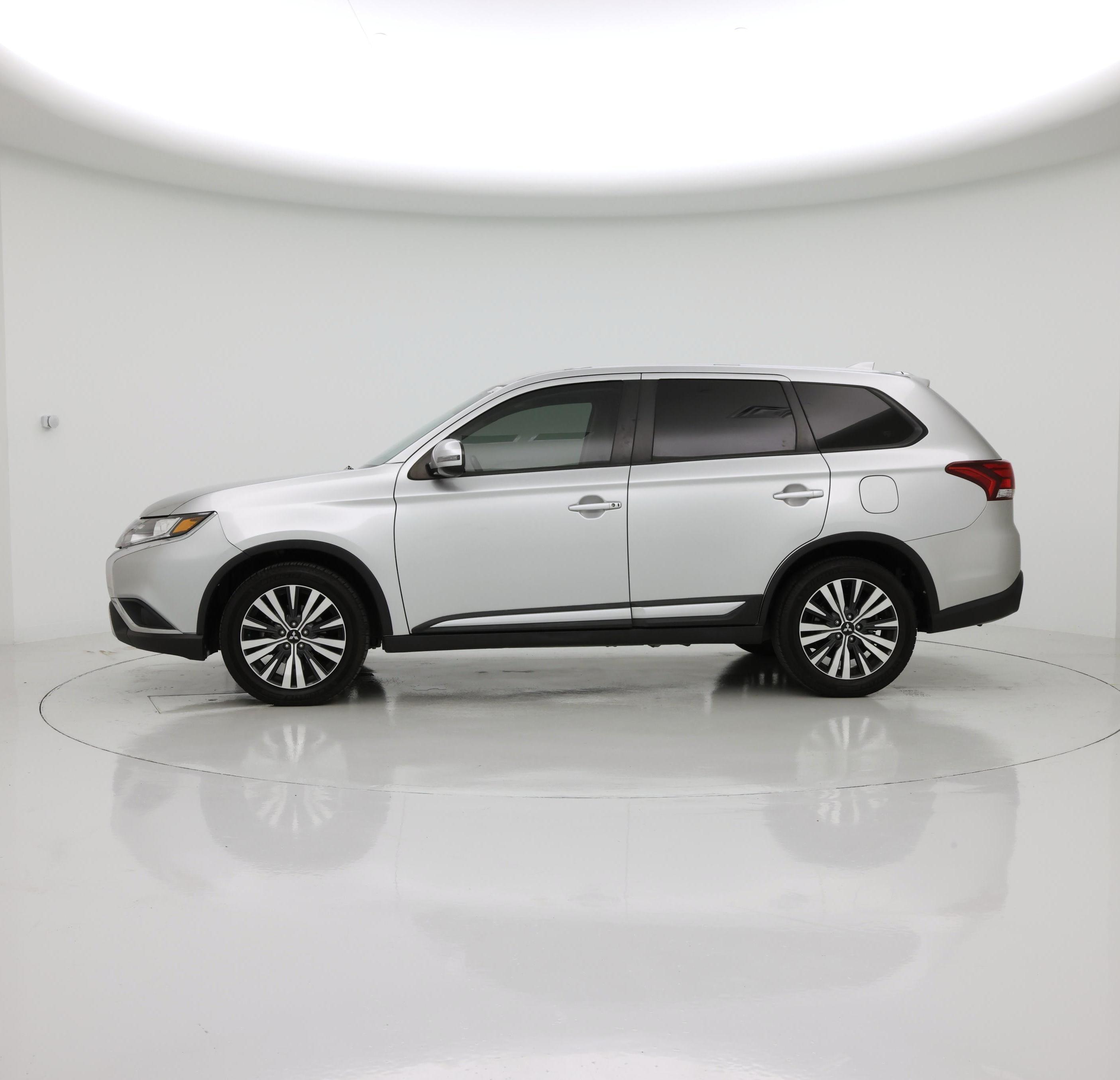 Thumbnail: 2020 Mitsubishi Outlander - 3